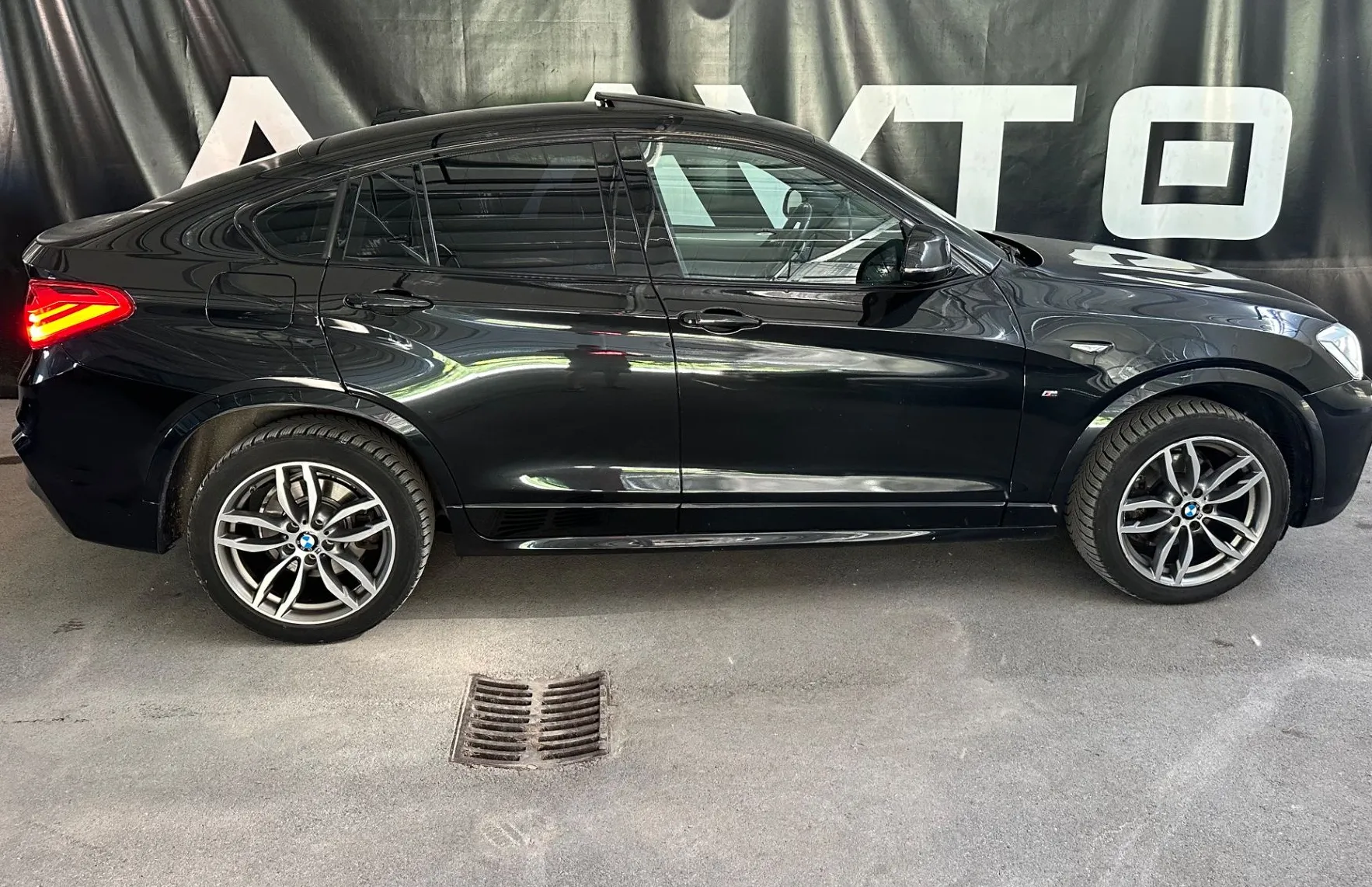 Zunanja slika - BMW X4 - serija : xDrive 20d M Sport Avt.-HUD-USNJE-KAMERA-VK-19COL - 3