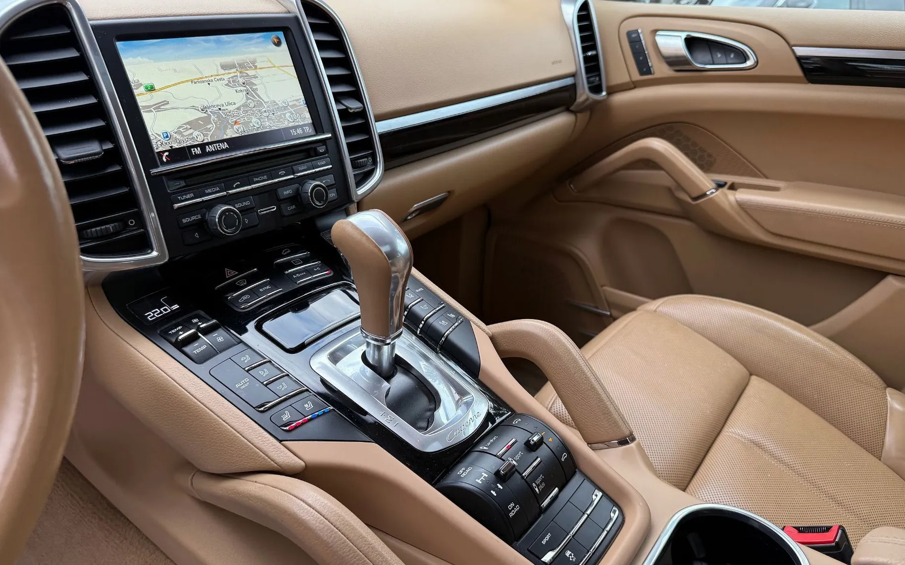 Zunanja slika - Porsche Cayenne - DIESEL 3.0 V6 SLO.VOZILO 1.LASTNICA LED ŠIBEDAH - 19