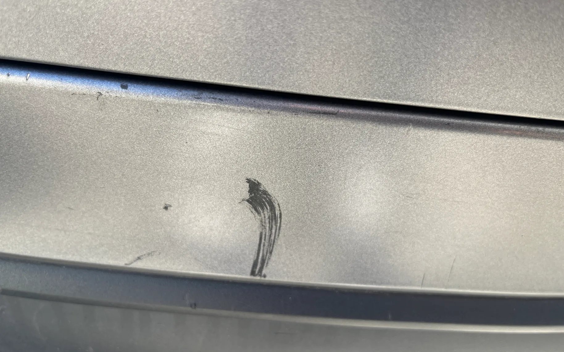 Slika poškodbe - Tesla Model Y - 3D3 / 3D7 - 31