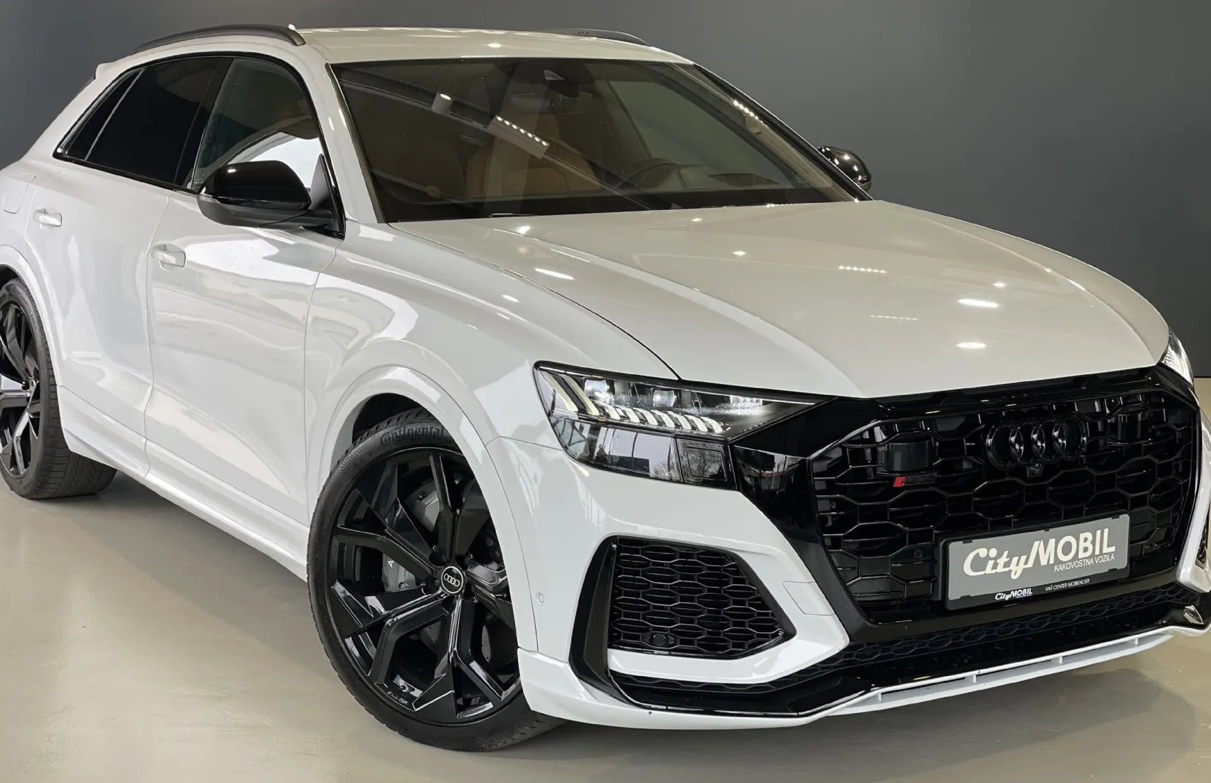 Zunanja slika - Audi RS Q8 - RSQ8-1.LAST-ZRAČNO-AKRAPOVIC-SOFT-HEADUP-NAVI-360- - 3