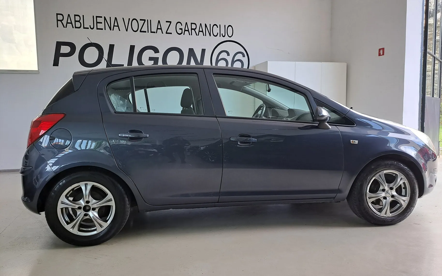Zunanja slika - Opel Corsa - 1.2-SLOV.POREKLO-1 LETO GARANCIJE-KOT NOVA-5 VRAT - 5