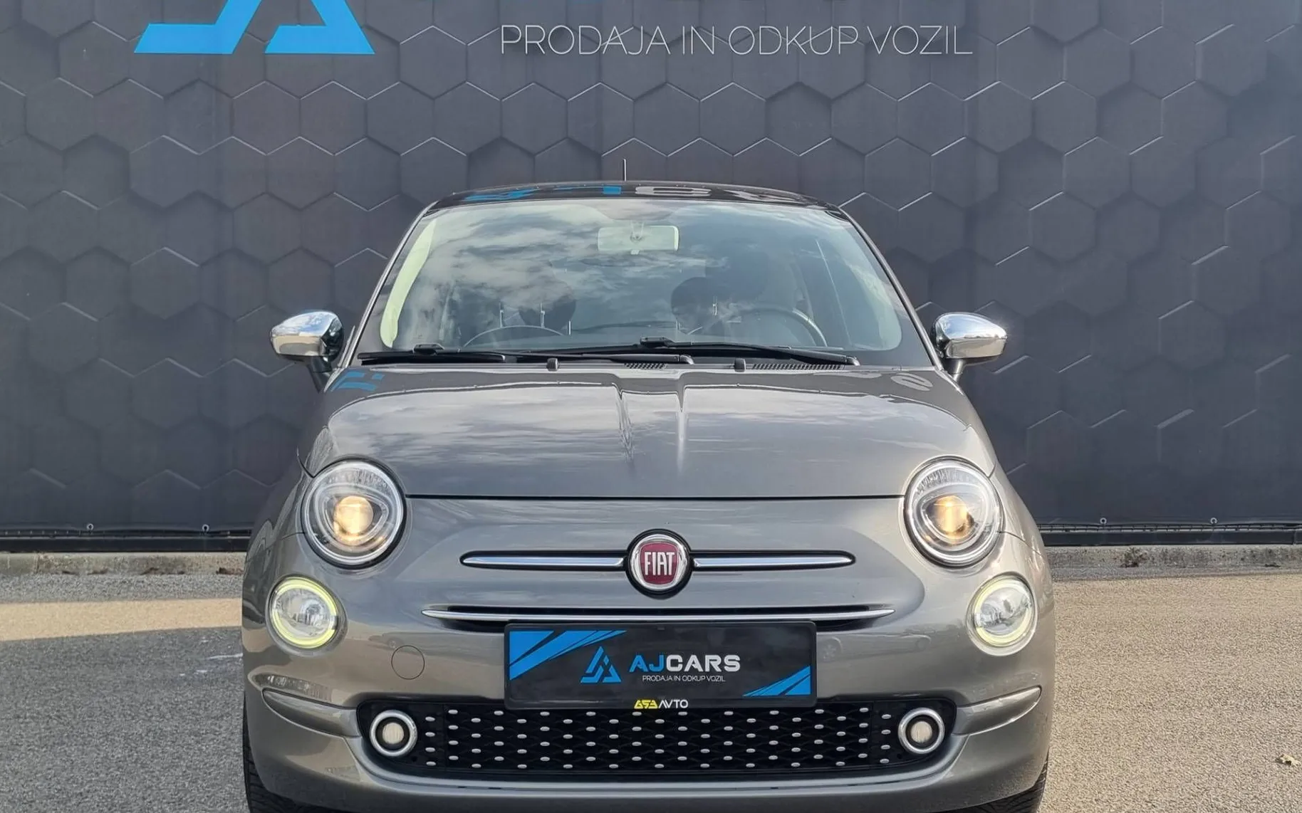 Zunanja slika - Fiat 500 - 1.2 Lounge-Panorama-2xLED-PDC-Tempmat-Touchscreen - 2
