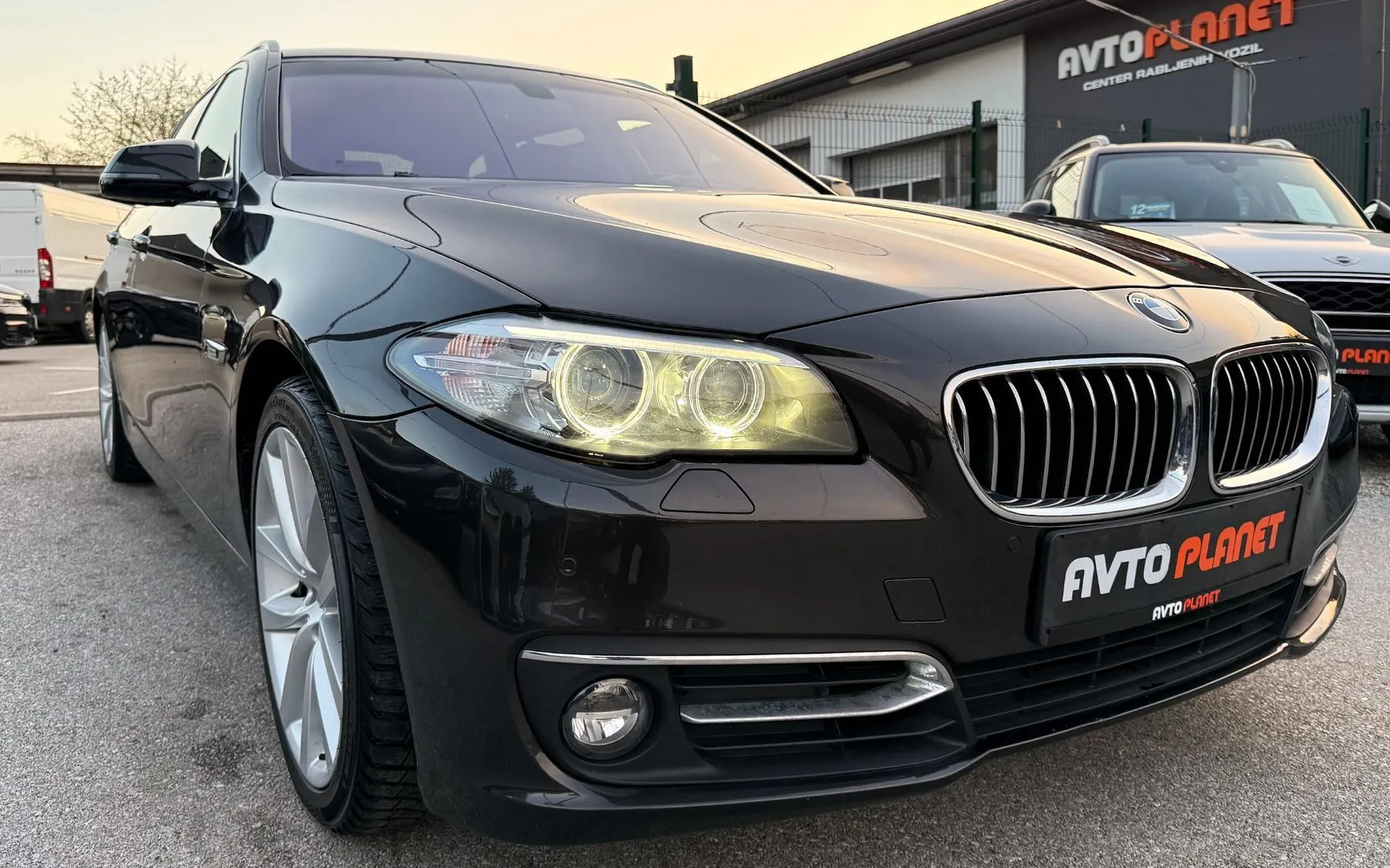 Zunanja slika - BMW Serija 5 - Touring: 520d xDrive AUT. LuxuryLiNE LED XENON USNJE ALU - 14