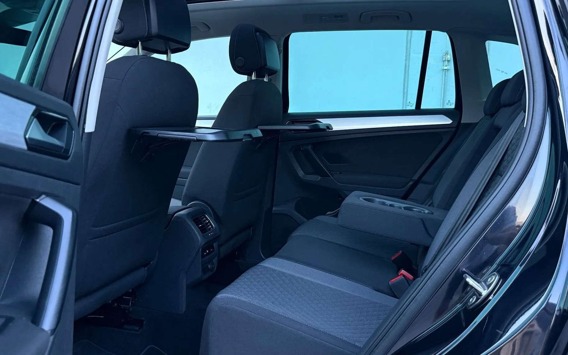 Notranja slika - Volkswagen Tiguan - 2.0 TDI-H LINE-PANORAMA-VIRTUAL-LIZING ZA TUJCE- - 11