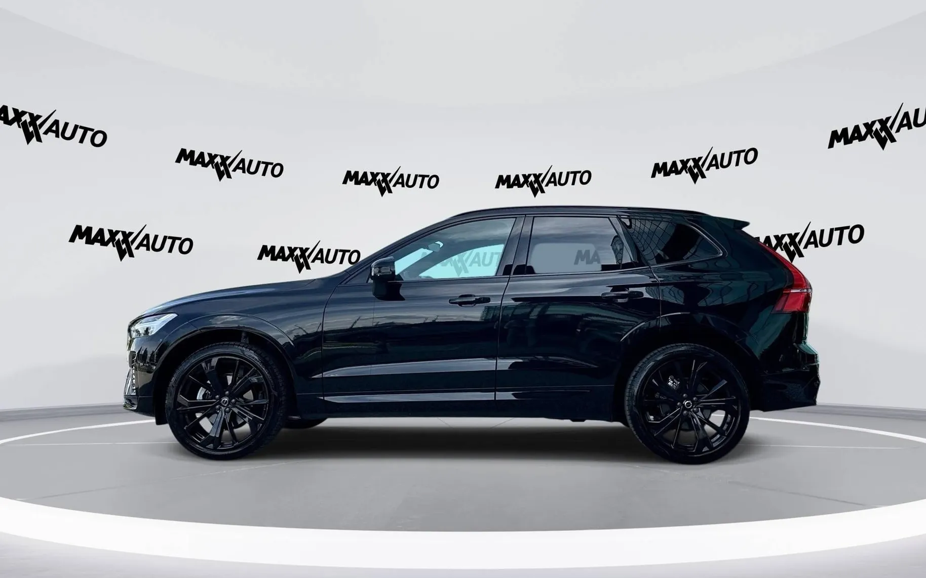 Notranja slika - Volvo XC60 - B5P AWD Black Edition Avt. BLISS ACC MEMORY. GRET. - 8