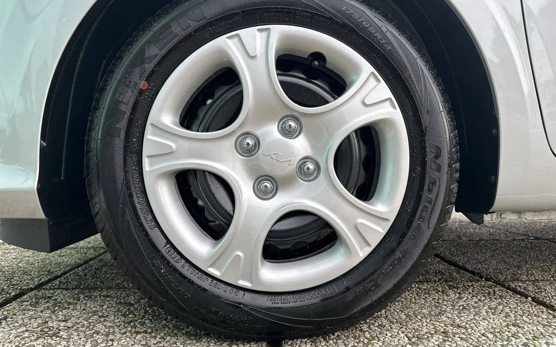 Notranja slika - KIA Picanto - 1.0 GDI LX Active. 5M T  4-sedežni - 9