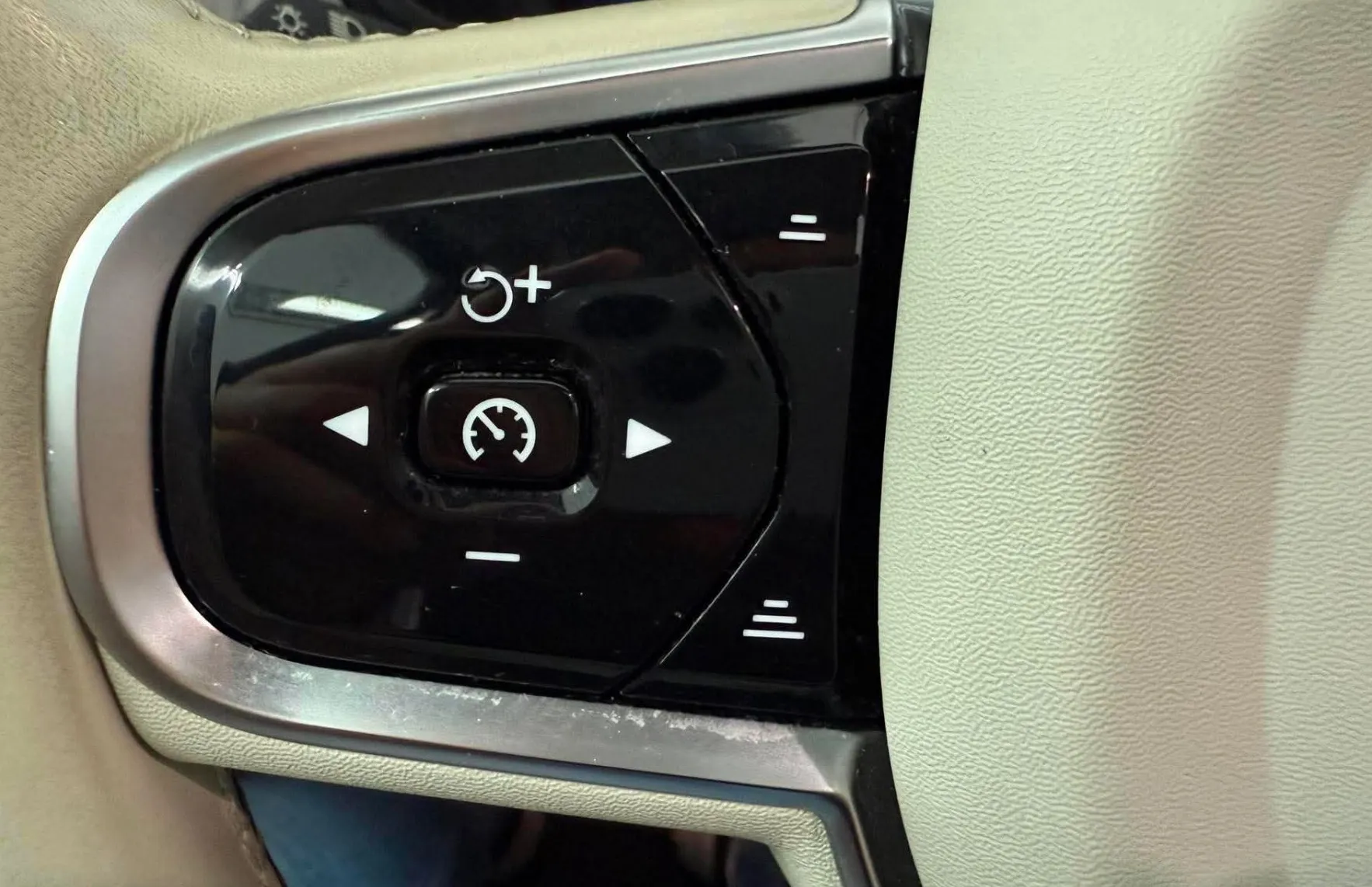 Zunanja slika - Volvo V90 Cross Country - 2.0 DIZEL 145 KW.PANORAMA.KAMERA.LED.ACC.USNJE. - 10