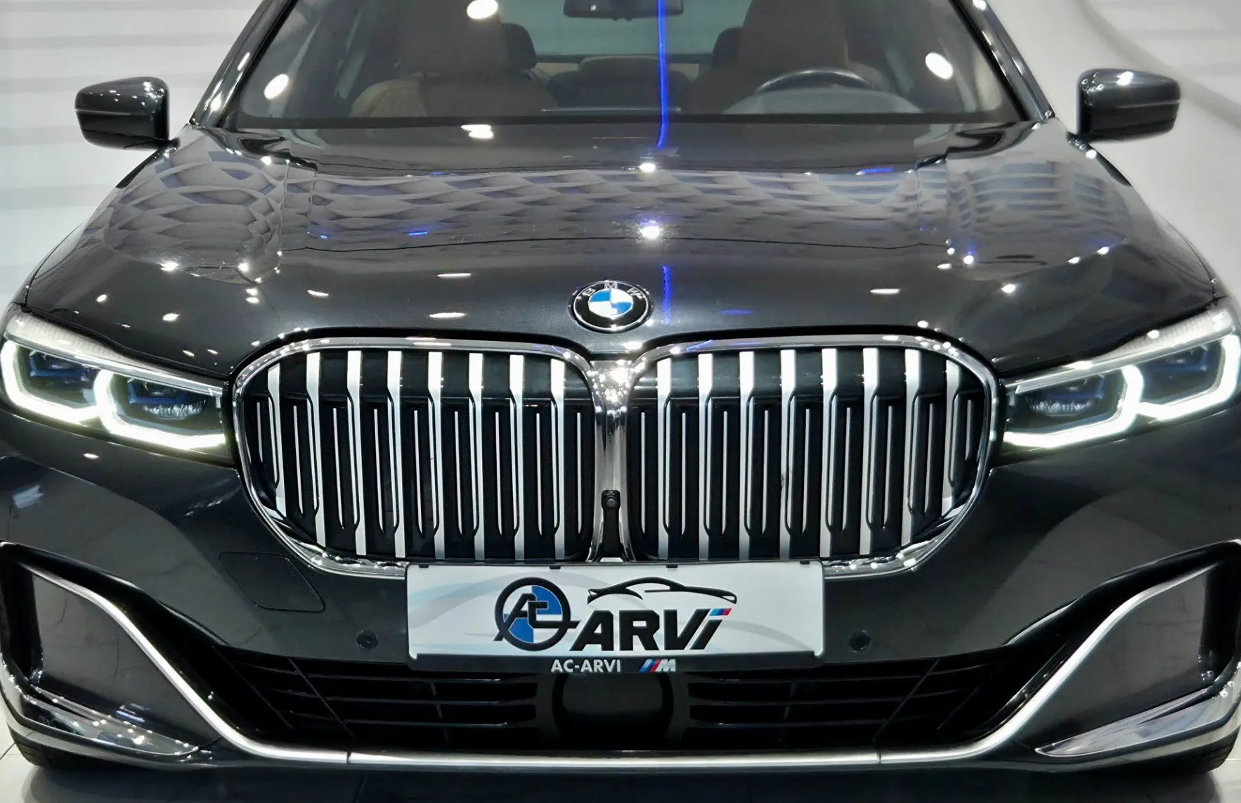 Zunanja slika - BMW Serija 7 - : 730d Avt-RADAR-WEBASTO-SOFT-HLAJ-KAM360-PANO - 2