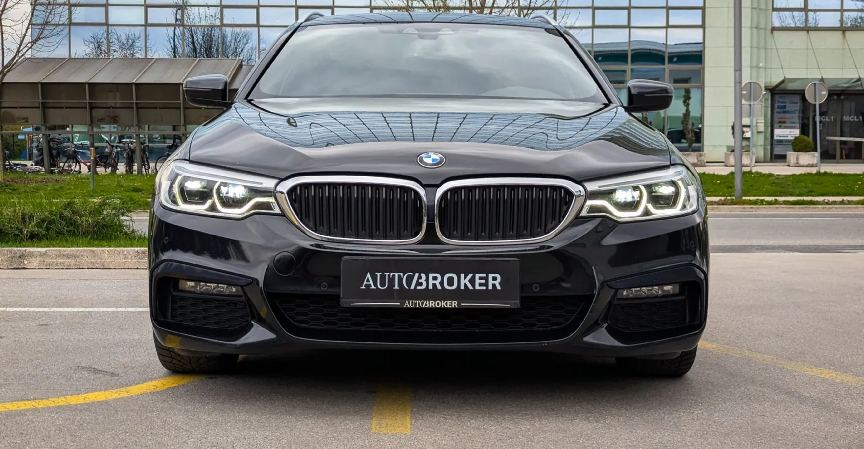 Zunanja slika - BMW Serija 5 - Touring: 520d AUT. M Sport Adapt. LED ambi. osvet. kljuk - 2