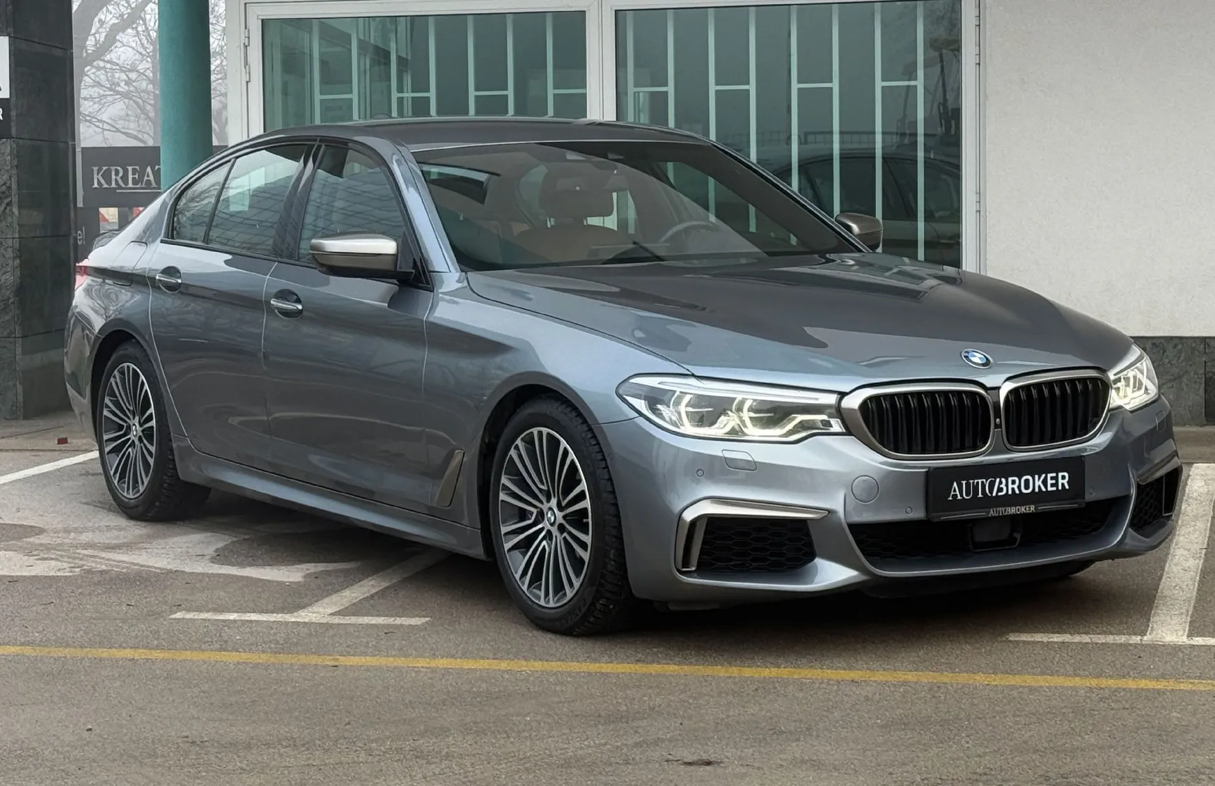 Zunanja slika - BMW Serija 5 - : M550i xDrive – masaža. HUD. M paket. WEBASTO - 3
