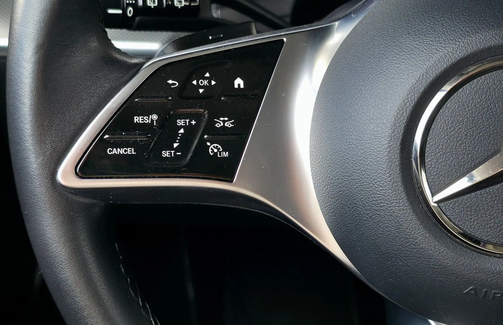 Zunanja slika - Mercedes-Benz C-Razred - C200d T Avantgarde FULLED•TEMP•AMBIENT•KAMER - 10