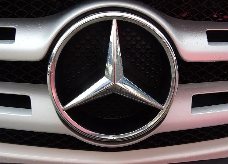 Zunanja slika - Mercedes-Benz GLA-Razred - GLA 200 d 136KM Avt.7G - KOT NOV - SERVISIRAN - - 20