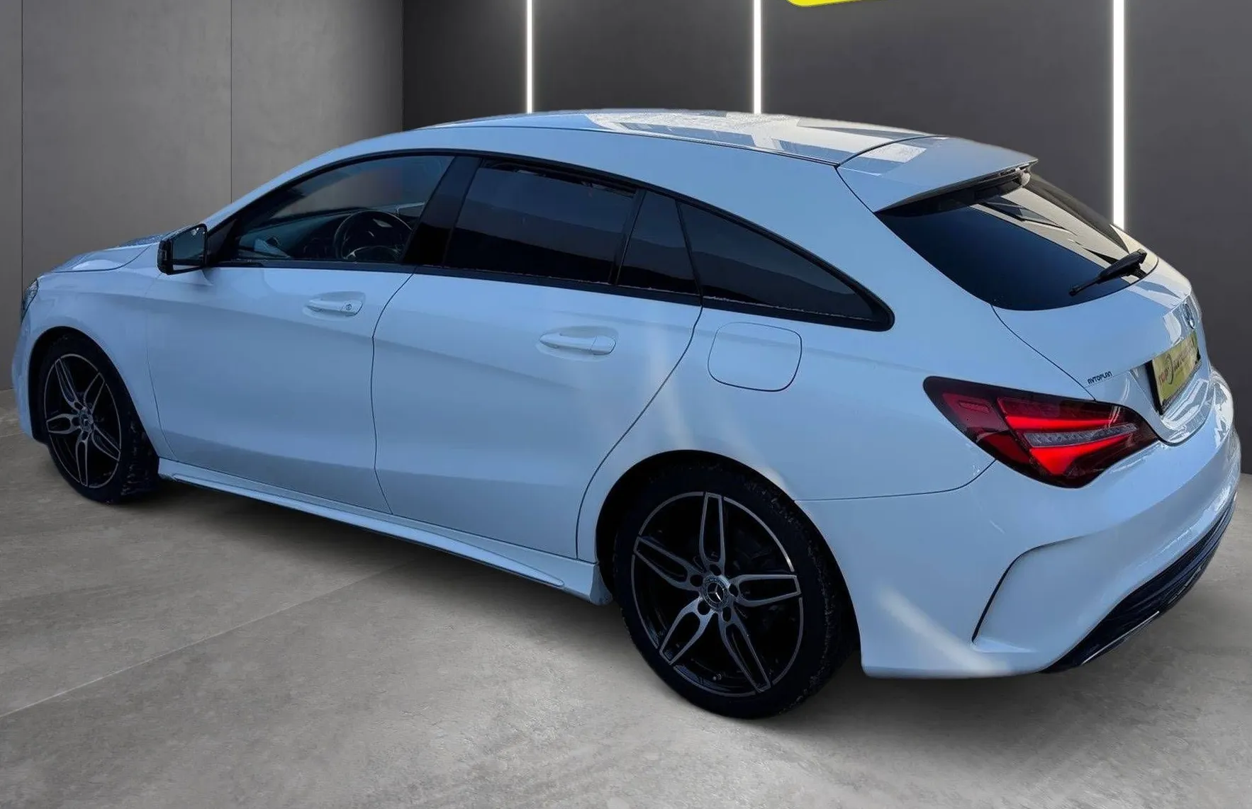 Zunanja slika - Mercedes-Benz CLA-Razred - CLA Shooting Brake 200d 4MATIC AMG LINE MULTIBEAM KAMERA TEM NAVI - 4