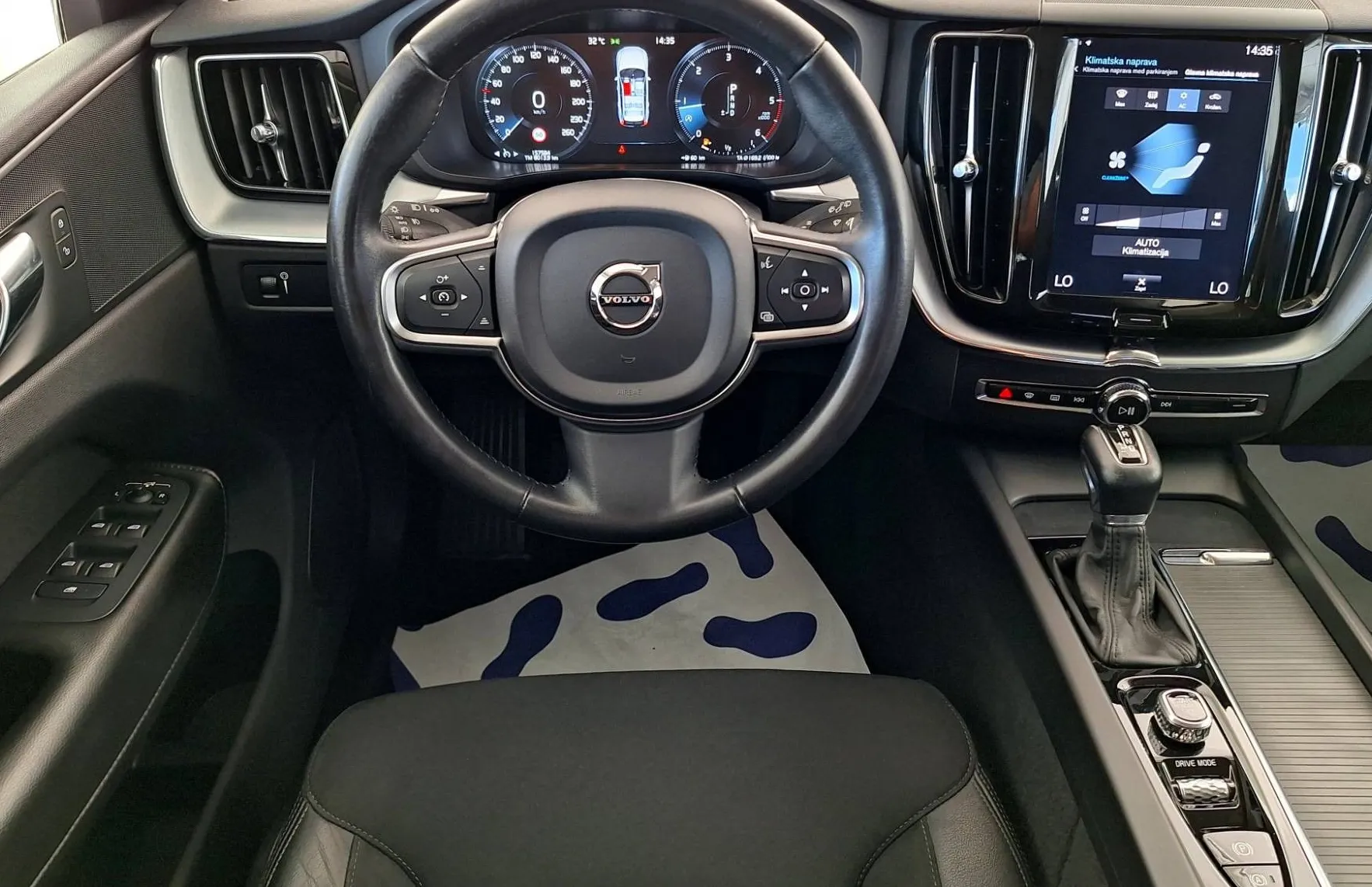 Zunanja slika - Volvo XC60 - D4 AWD Aut. Momentum•PDC•ALU19•VIRTUAL•... - 12