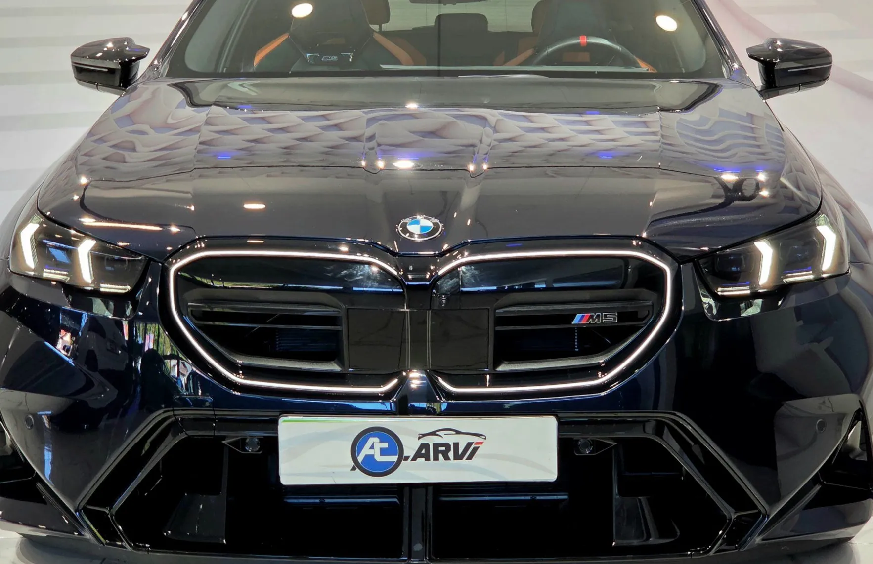 Zunanja slika - BMW M5 - Touring-RADAR-KLJUKA-KAM360-KEYLESS-HUD - 2
