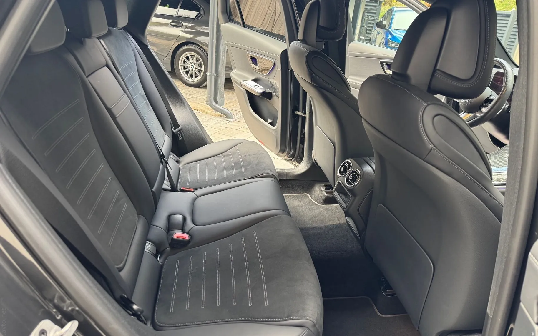 Notranja slika - Mercedes-Benz GLC-Razred - GLC 300 d 4MATIC AMG-KLJUKA-KAMERA-ACC-LED-NAVI- - 11