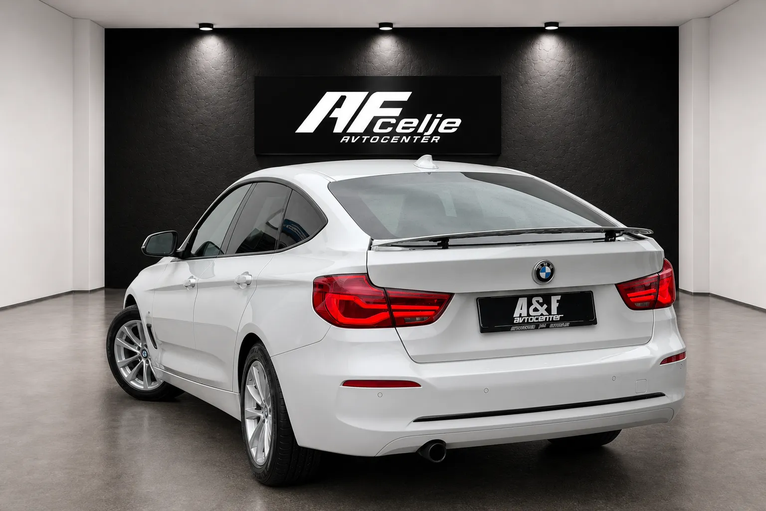 Notranja slika - BMW serija 3 Gran Turismo: - 318d-GT-AUT-SPORT-FUL LED-LIZING ZA TUJCE-NAVI-... - 7