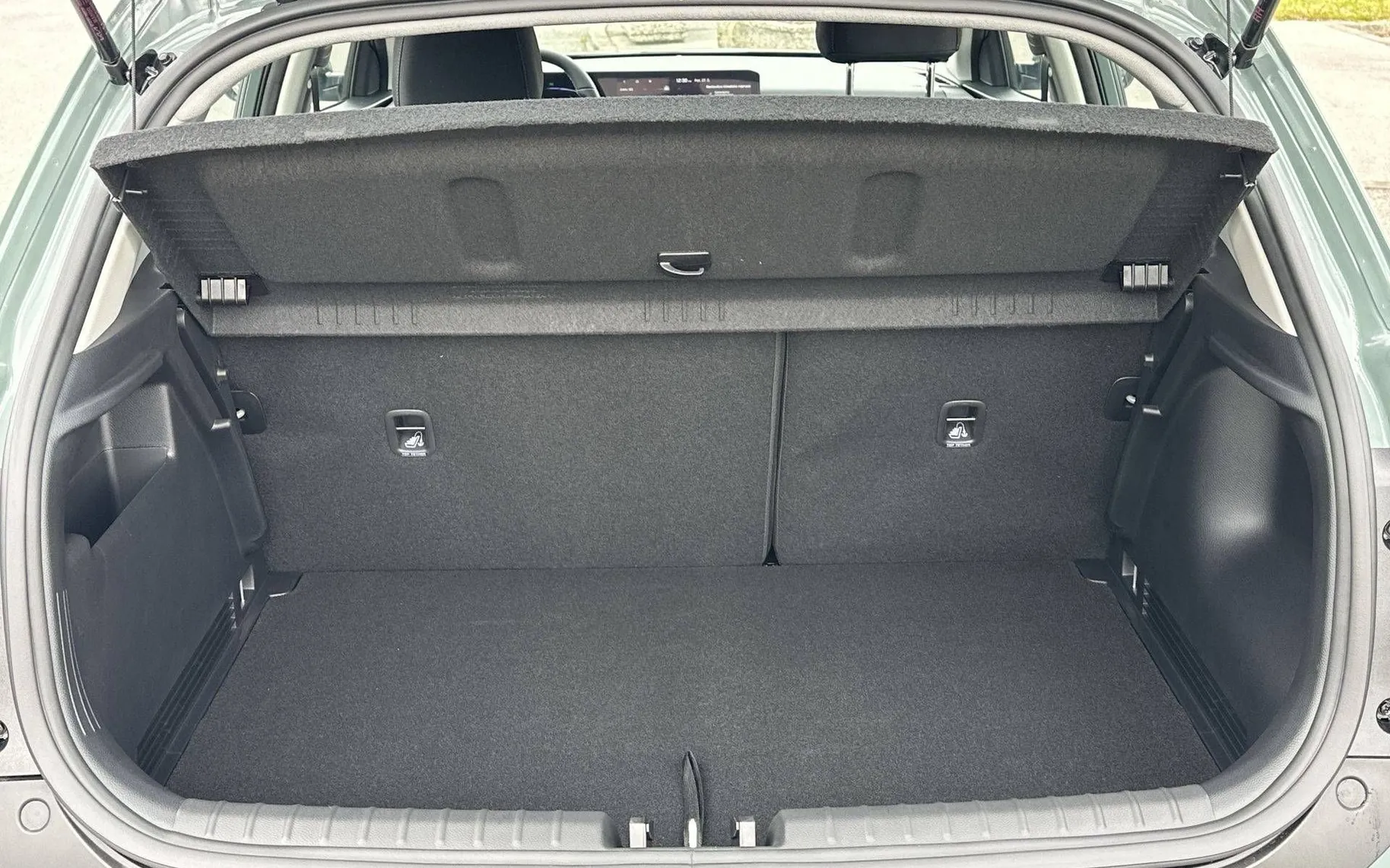 Notranja slika - KIA Stonic - 1.0 T-GDi LX Life DCT... - 12