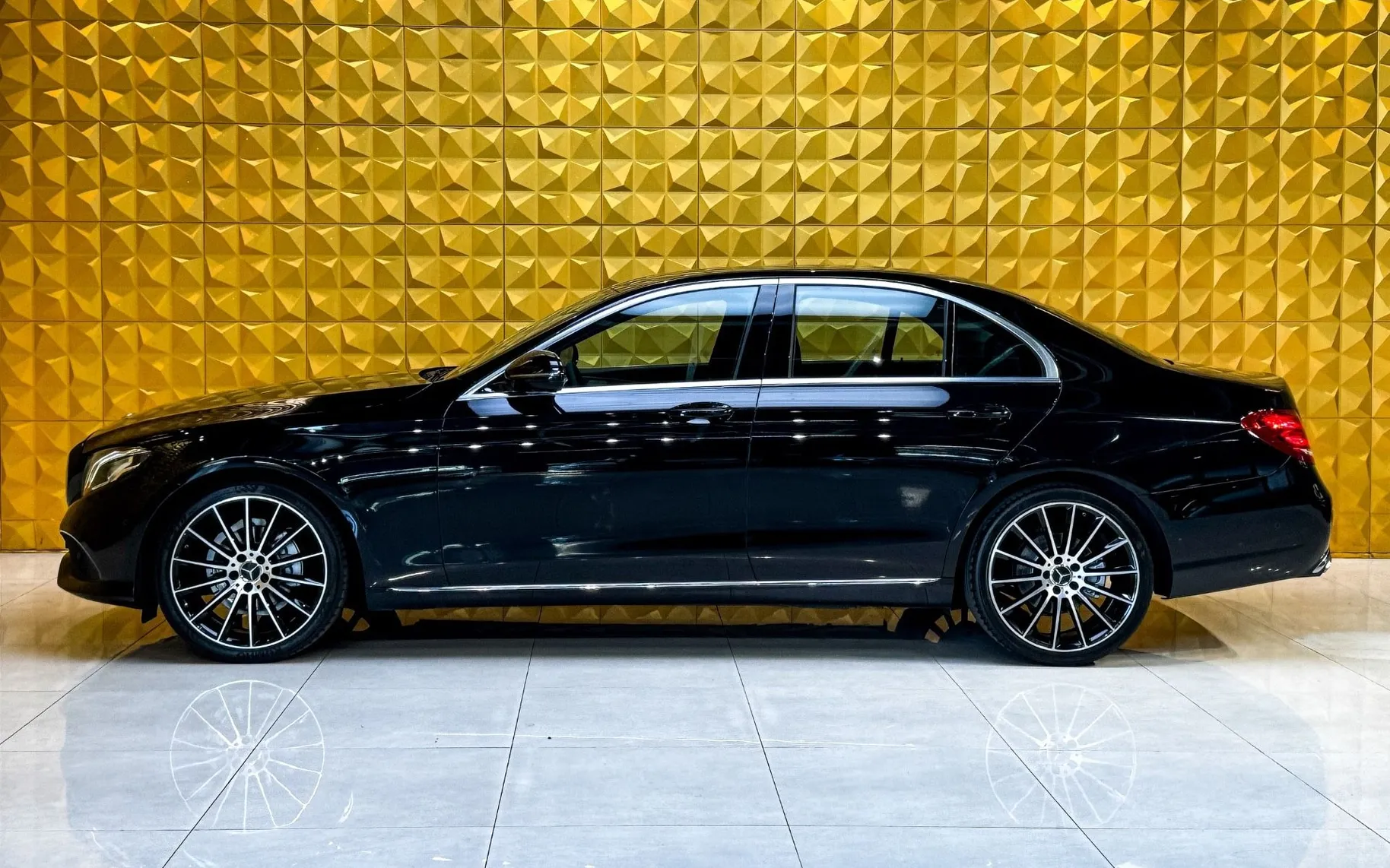 Zunanja slika - Mercedes-Benz E-Razred - E 220 d AUT.-VIRTUAL-KAMERA-AMBI-HARMAN-GRETJE - 6