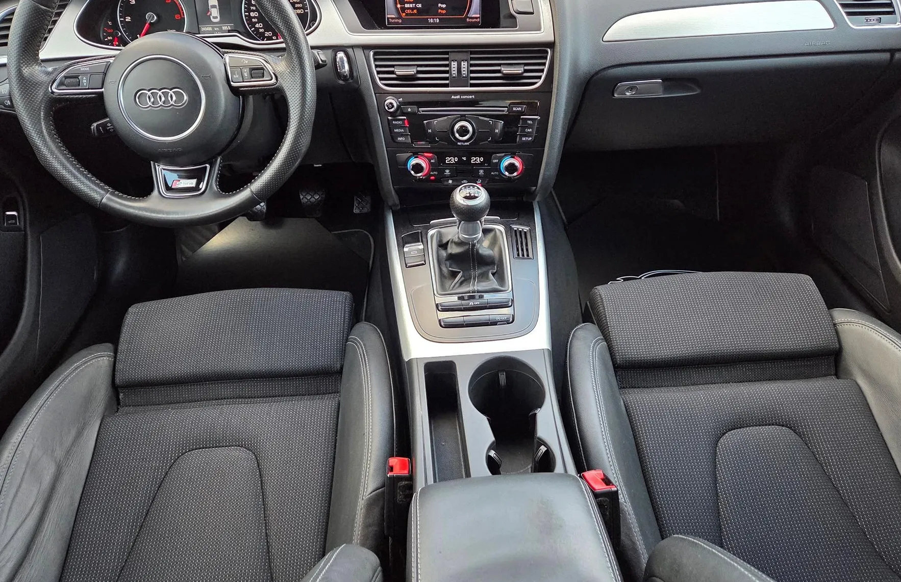 Zunanja slika - Audi A4 - 2.0TDI-S LINE-LED-XENON-ALU-PDC-SLO-1.LASTNIK... - 11