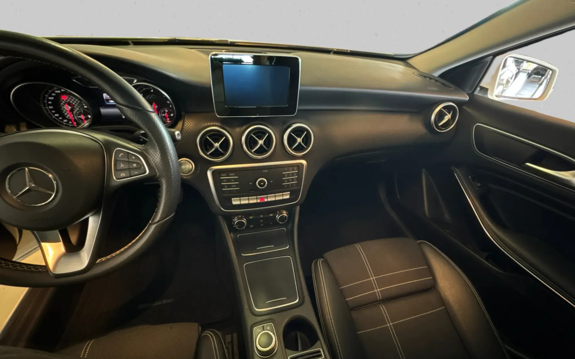 Zunanja slika - Mercedes-Benz A Class Long - A 180CDI  AUT   1 LAST  SLO - 5