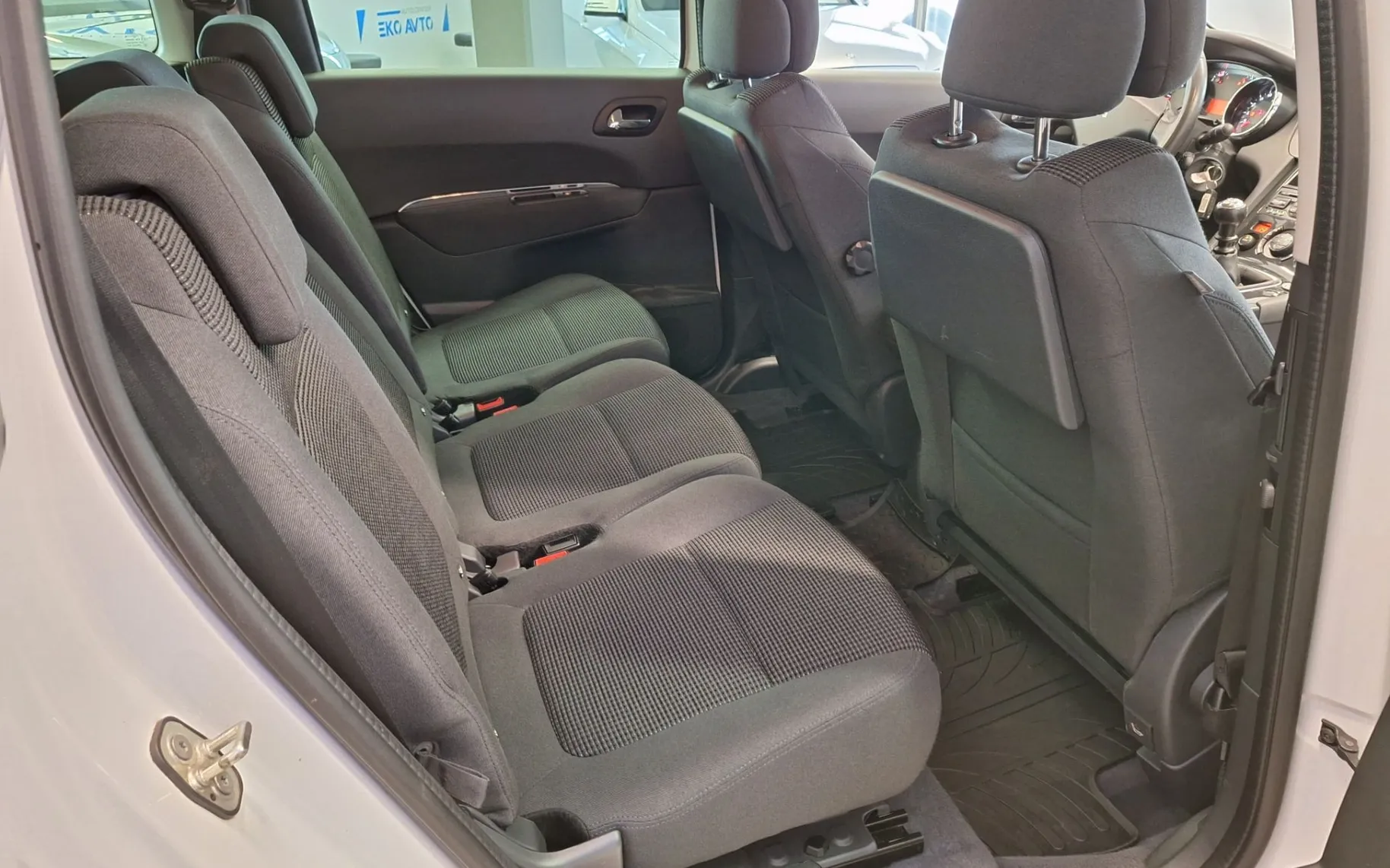 Zunanja slika - Peugeot 5008 - ACTIVE 1.6 HDI KREDIT BREZ POLOGA ODLIČNO OHRANJ - 5