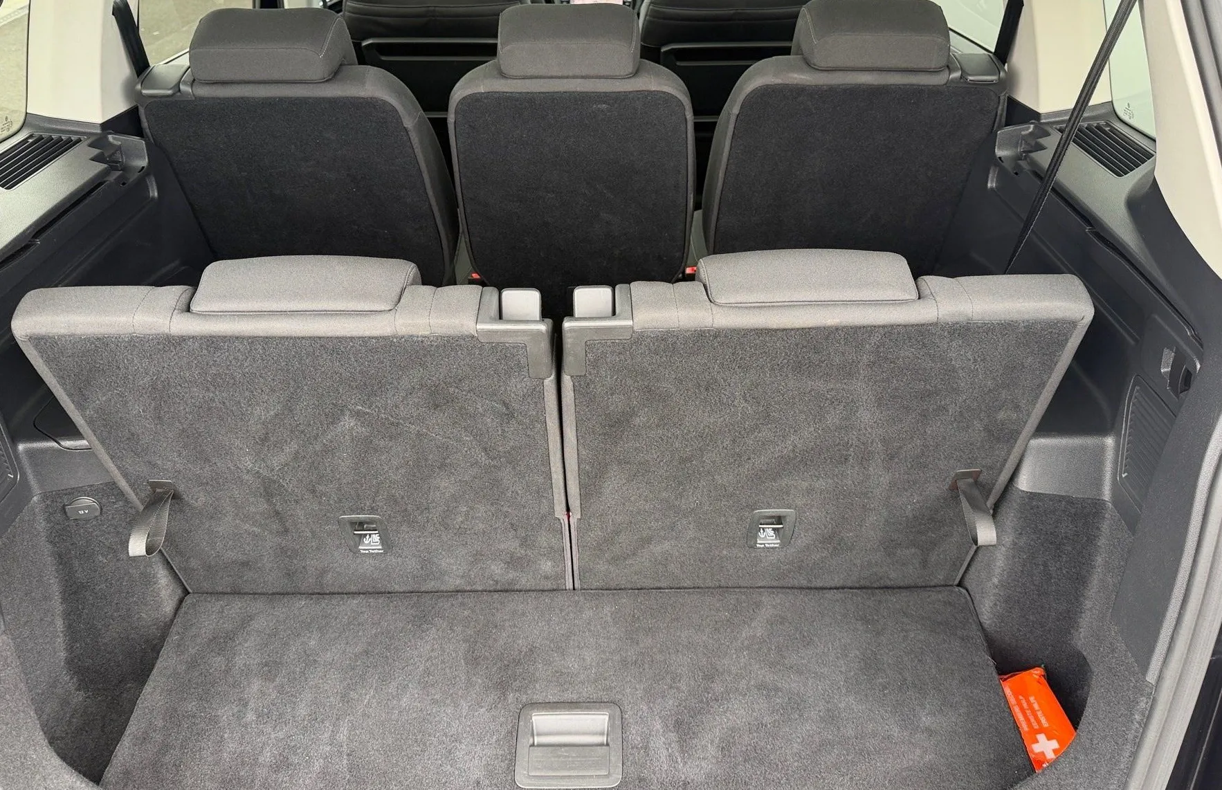 Zunanja slika - VW Touran - 2.0 TDI BMT Highline DSG-7sedežev-Panorama-Masaža - 13