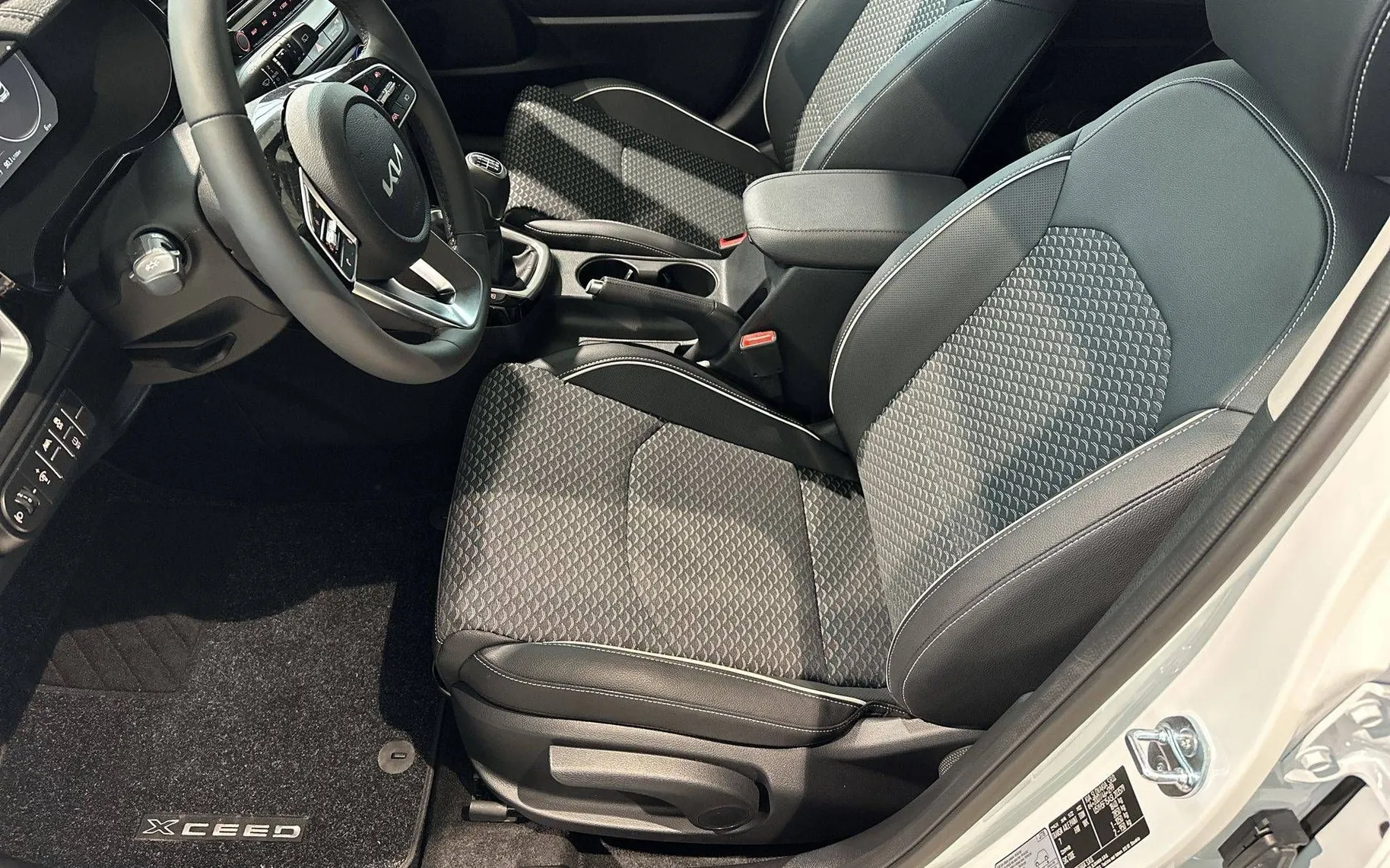 Notranja slika - KIA XCeed - 1.0 T-GDi EX Way ISG. MT - 8