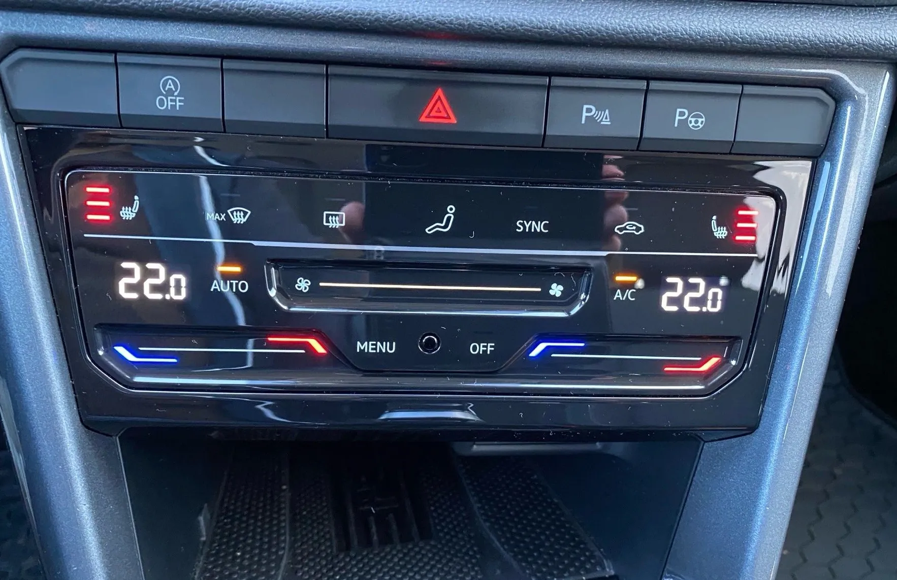 Zunanja slika - VW T-Roc - 1.5 TSI DSG Style Navigacija kamera zim. paket - 20