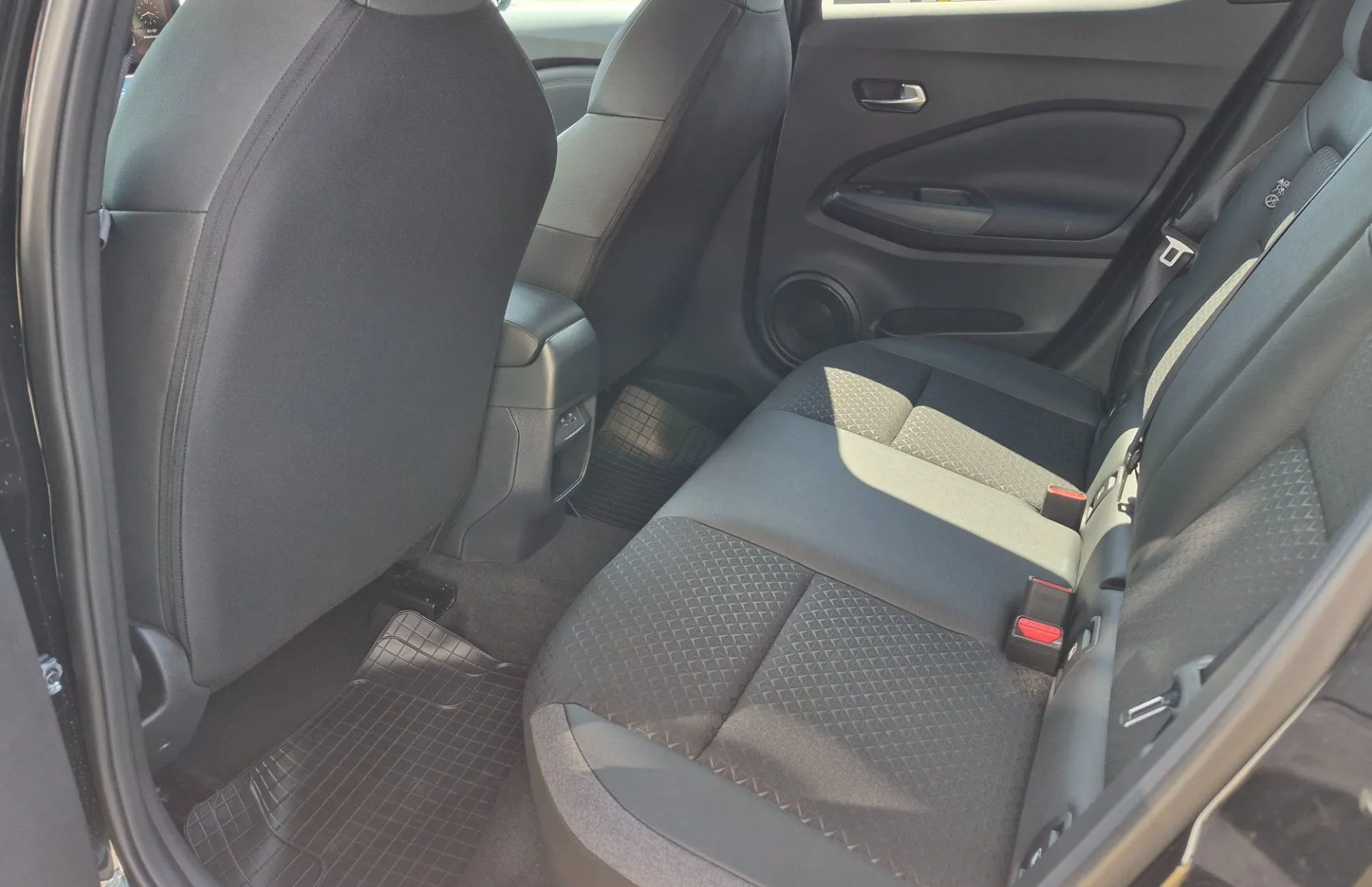Zunanja slika - Nissan Juke - 1.0 DIG-T 114 N-Connecta - 16