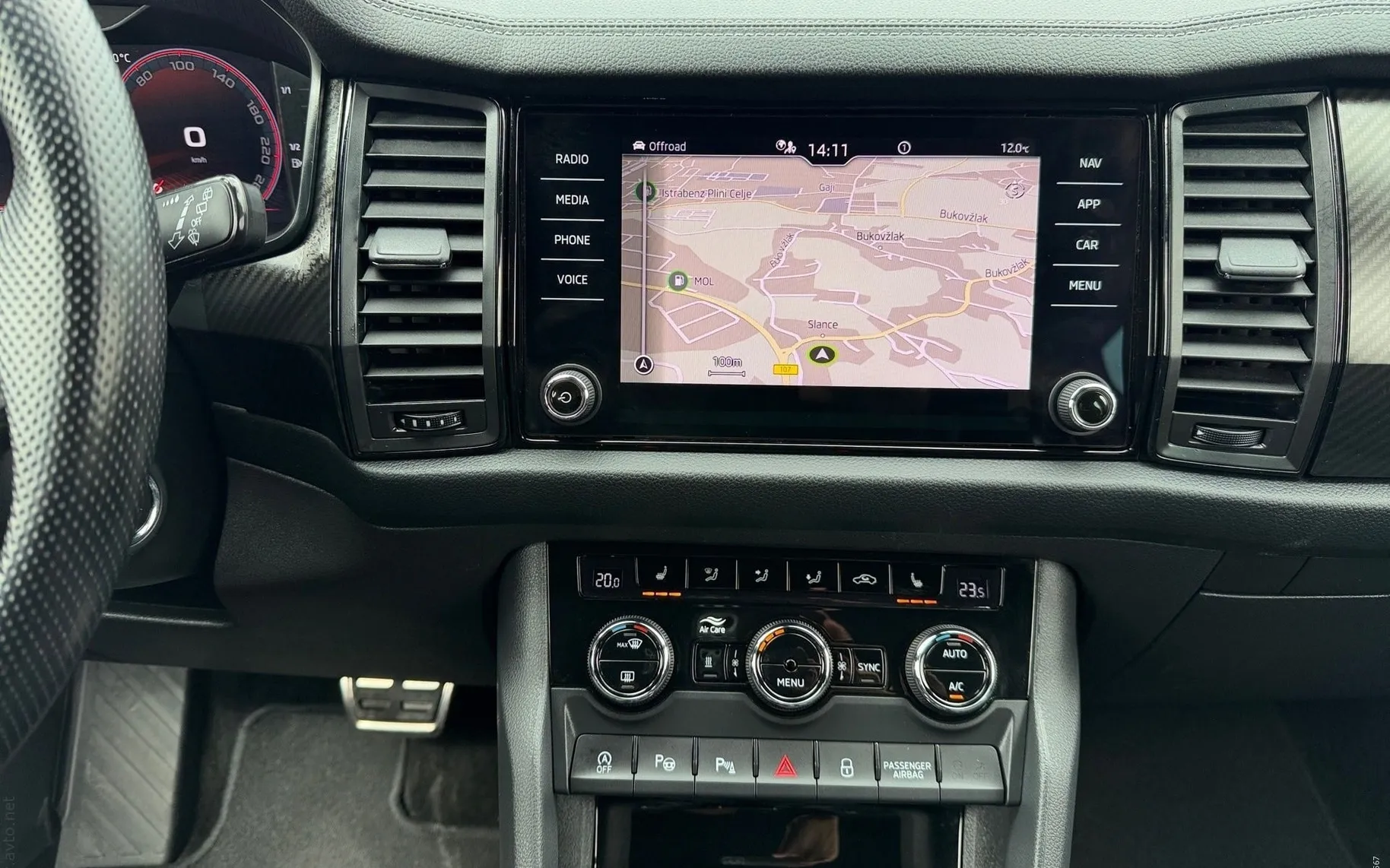 Notranja slika - Škoda Kodiaq - 4x4 2.0 TDI Sportline DSG-20 COL Webasto-Memory - 9