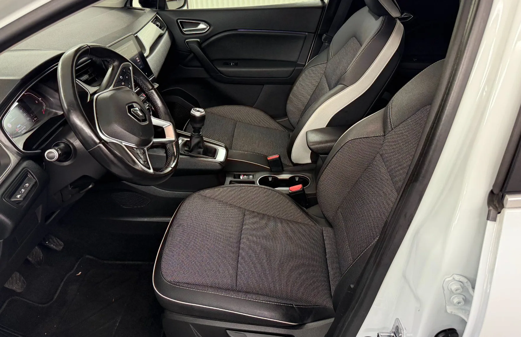 Zunanja slika - Renault Captur - TCe 100 Zen.nizozemec.navi.led.usnje.pdc.kljuka. - 12