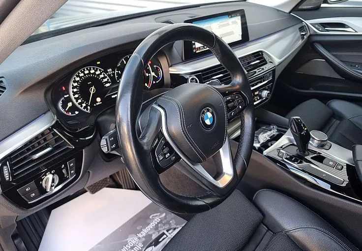 Zunanja slika - BMW Serija 5 - Touring: 520d-AUT-M PAKET ZUNANJI-KAMERA-GR.SED+20 COL - 6