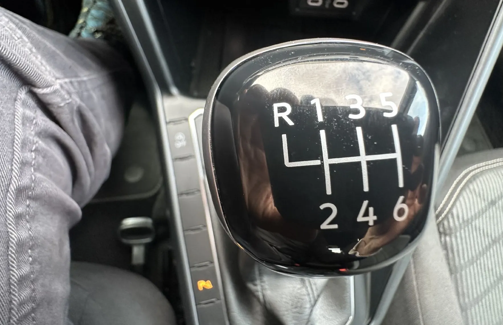 Zunanja slika - Volkswagen Taigo - 1.0 TSI R-Line 85.PANORAMA.LED.2025.SAMO 17.000 KM - 14