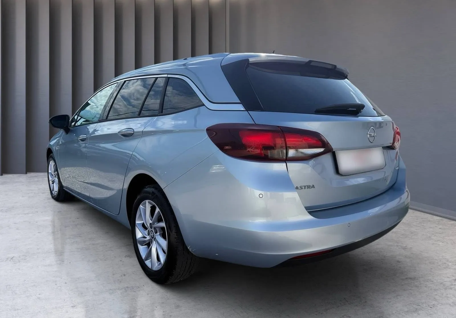 Notranja slika - Opel Astra - 1.6 CDTI 81KW ECOTEC S S INNOVATION ST... - 7