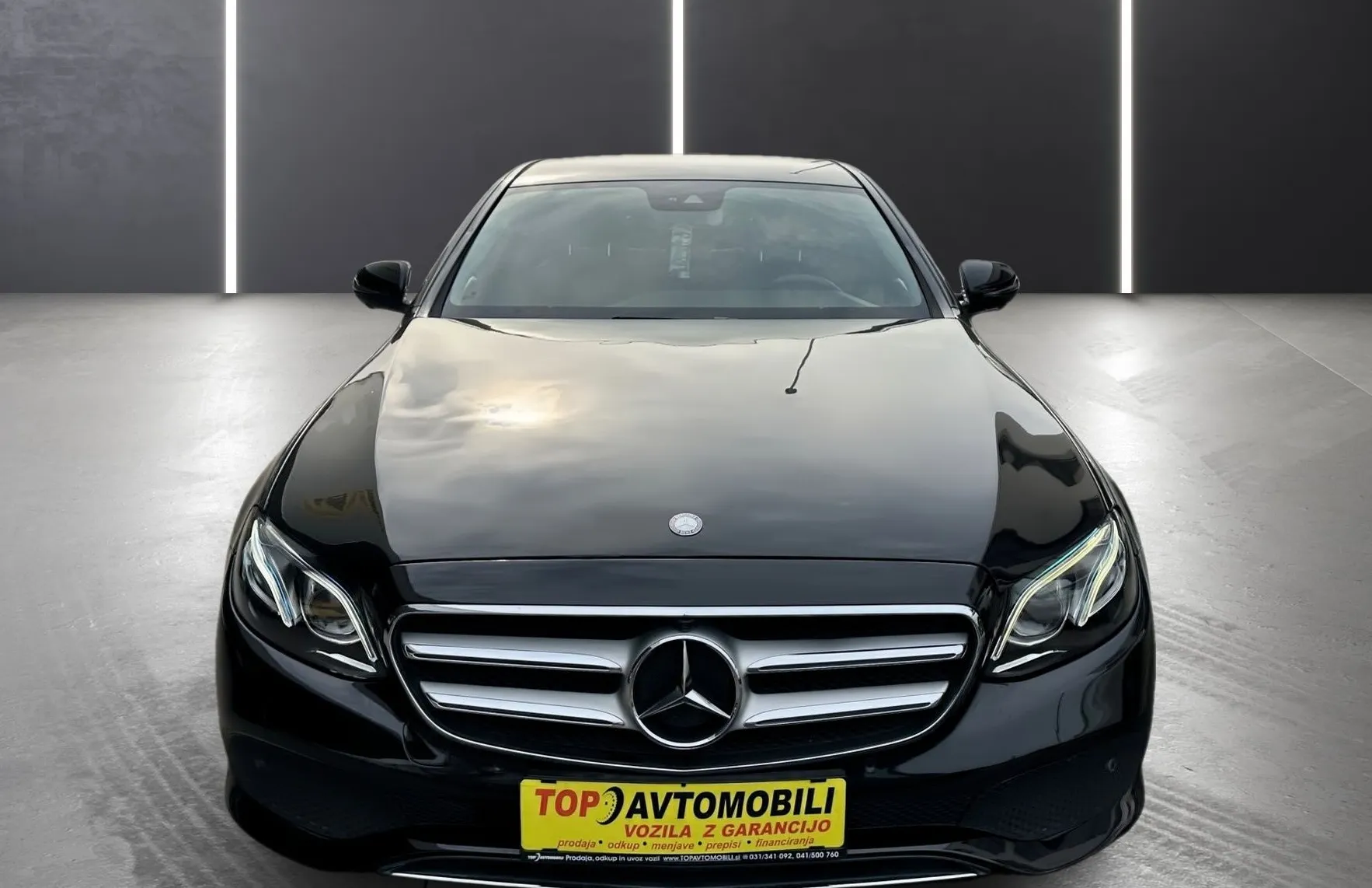 Zunanja slika - Mercedes-Benz E-Razred - E 220d FULL LED TEMPOMAT NAVI 360 KAMERA PDC - 12