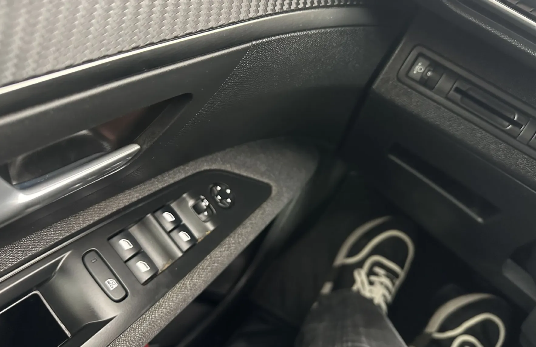 Zunanja slika - Peugeot 5008 - 1.5HDI 96KW.KAMERA.LED.NAVI.AUT.7.SEDEŽ128.000 KM - 17