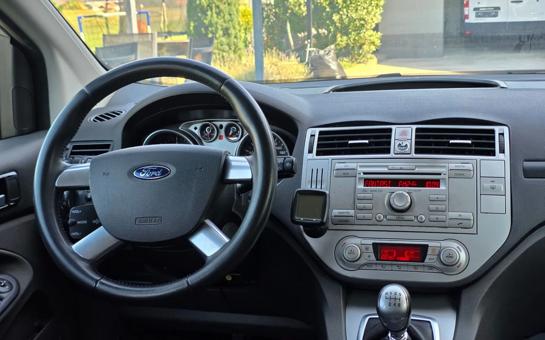 Zunanja slika - Ford Kuga - 2,0 TDCi AWD - 10