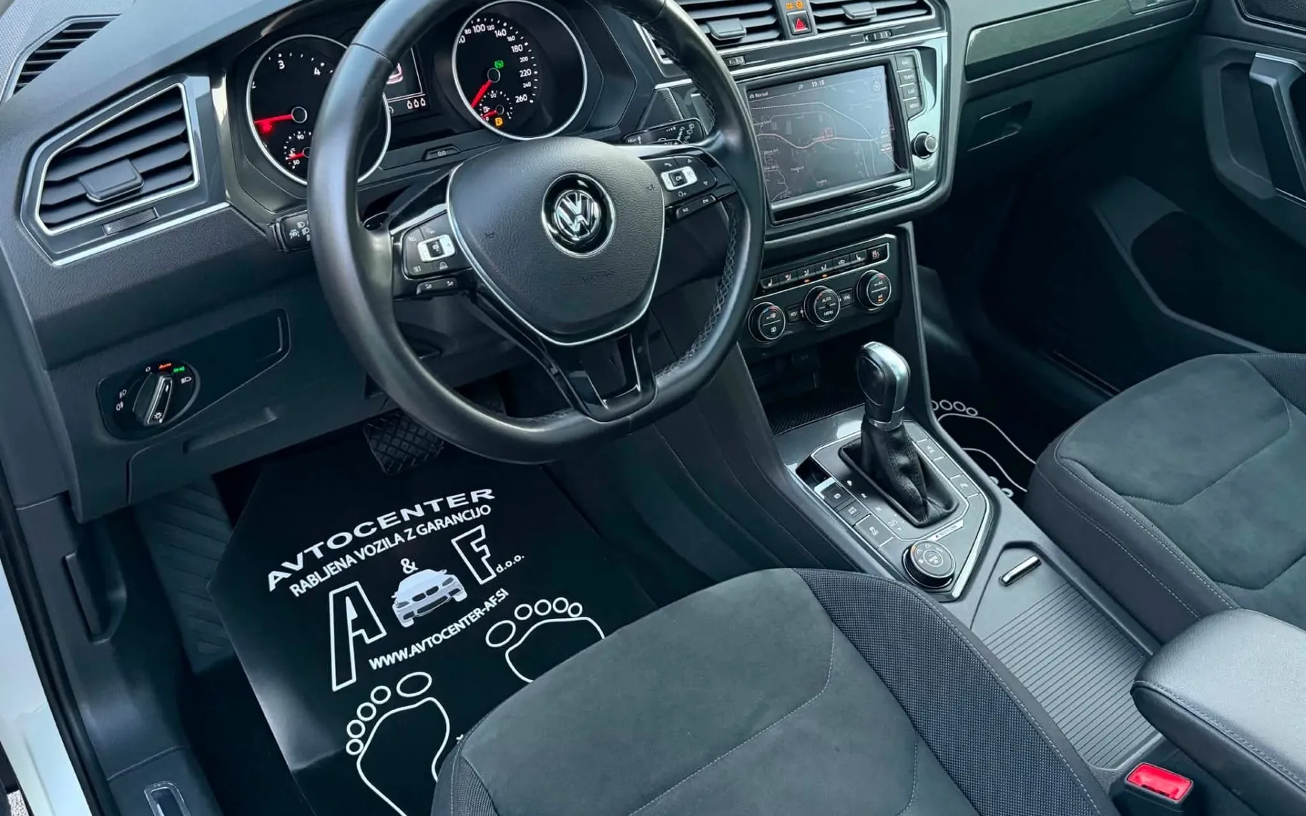 Notranja slika - Volkswagen Tiguan - 2.0 TDI-DSG-4X4-H LINE-PANORAMA-LIZING ZA TUJCE-.. - 10