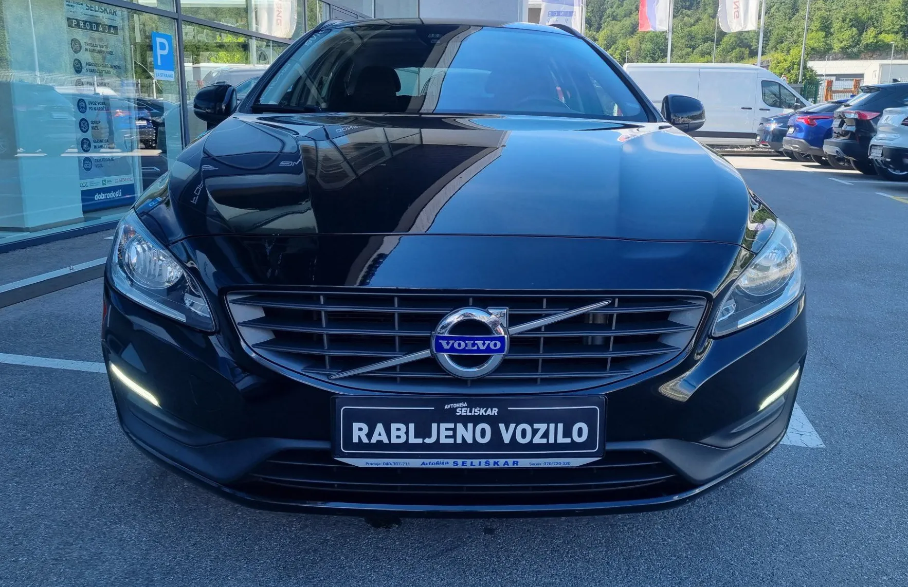 Zunanja slika - Volvo V60 - 2.0 TD - VLEČNA KLJUKA +NAVIGACIJA+PDC+TEMPOMAT... - 3