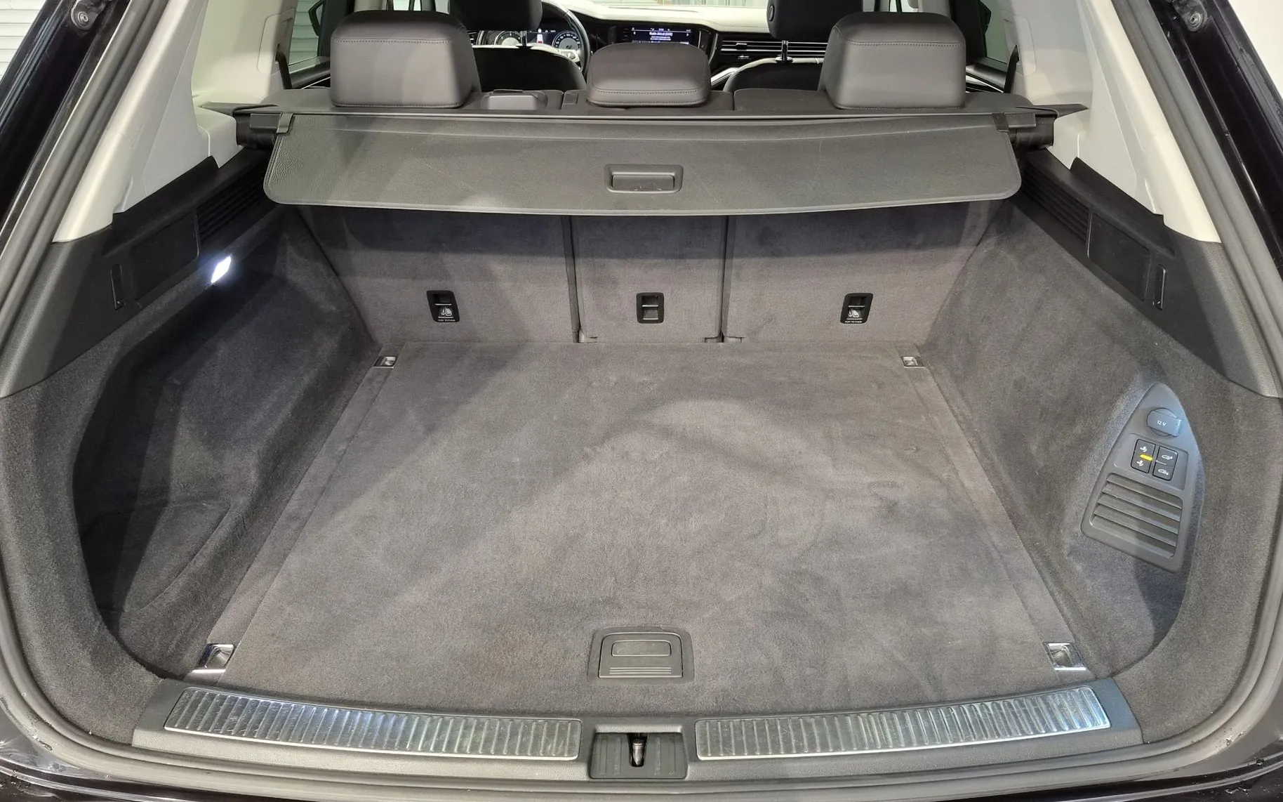 Zunanja slika - Volkswagen Touareg - 4motion V6 TDI BMT R-Line Tiptronic TEMP LUFT LED - 18