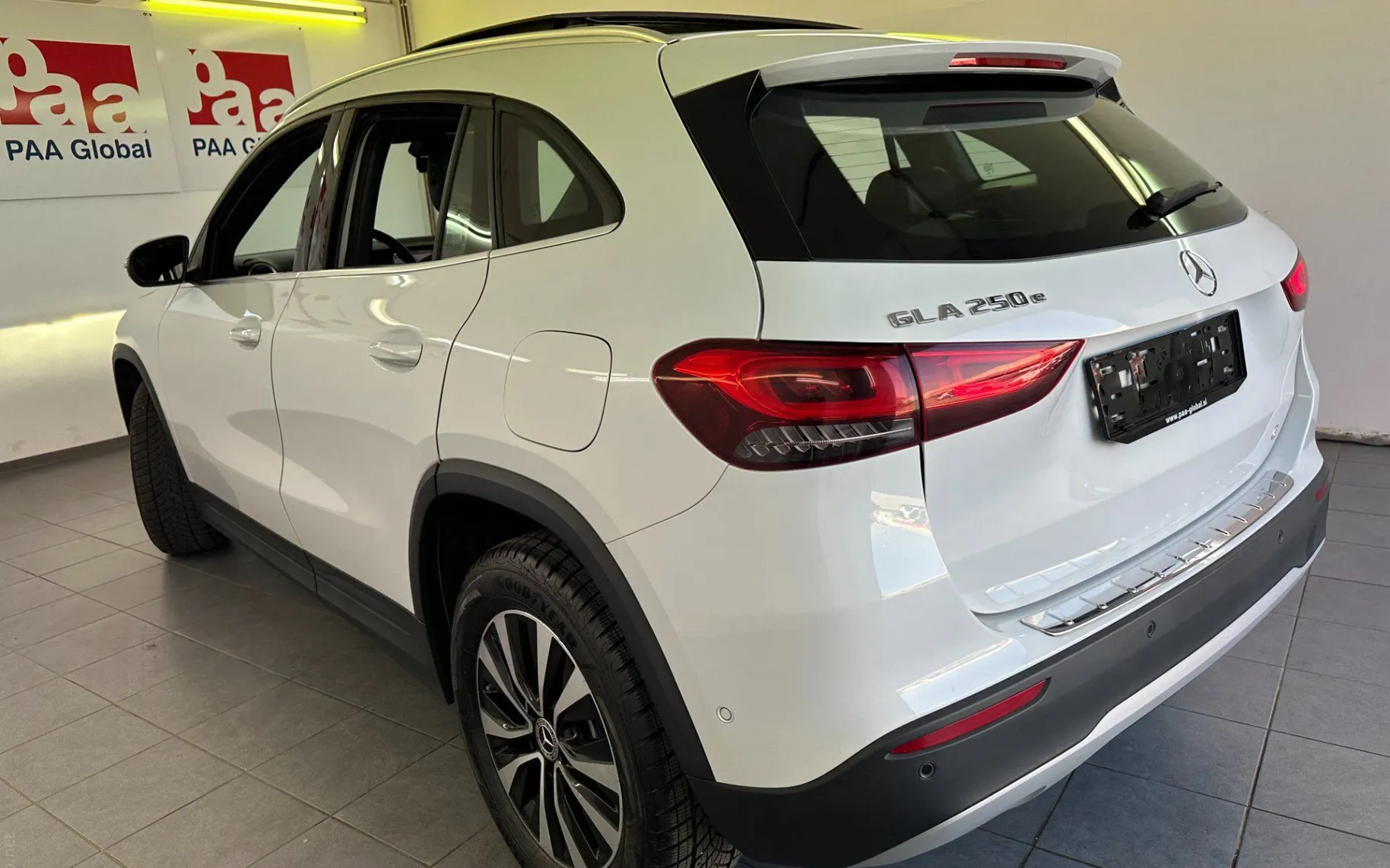 Zunanja slika - Mercedes-Benz GLA-Razred - GLA 250 e Avt.KAMERA.PANORAMA.LED.USNJE.NAVI.TOP - 8