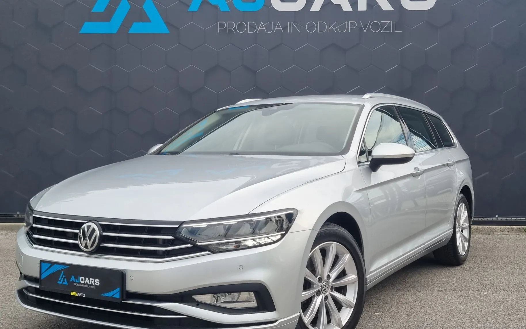 Zunanja slika - VW Passat - Variant 2.0 TDI BMT Business 110kW-DSG-LED-2XPDC-NAVI - 1