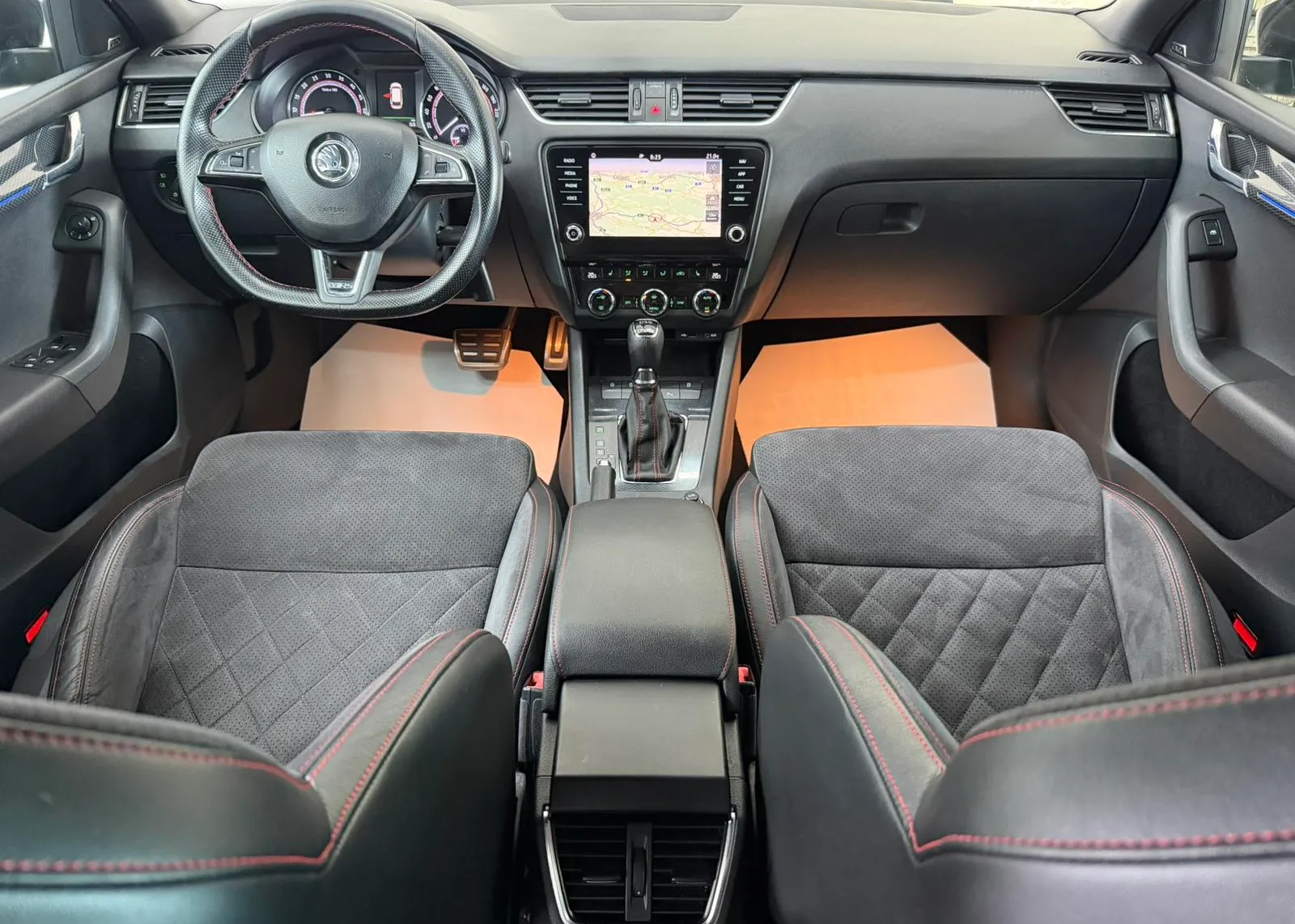 Zunanja slika - Škoda Octavia - Combi 2,0 TDI RS DSG - 5