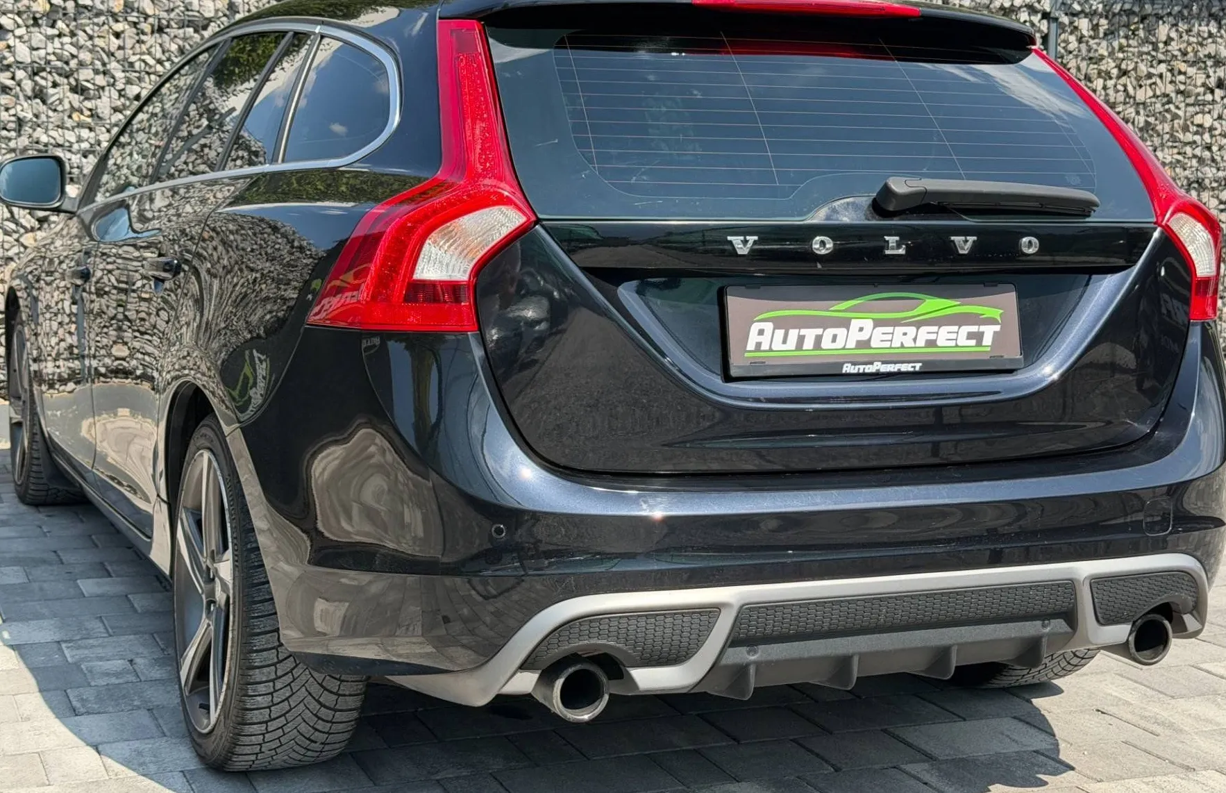 Zunanja slika - Volvo V60 - D5 AWD Geartronic |MEMORY|WEBASTO|GR. SED.| - 4