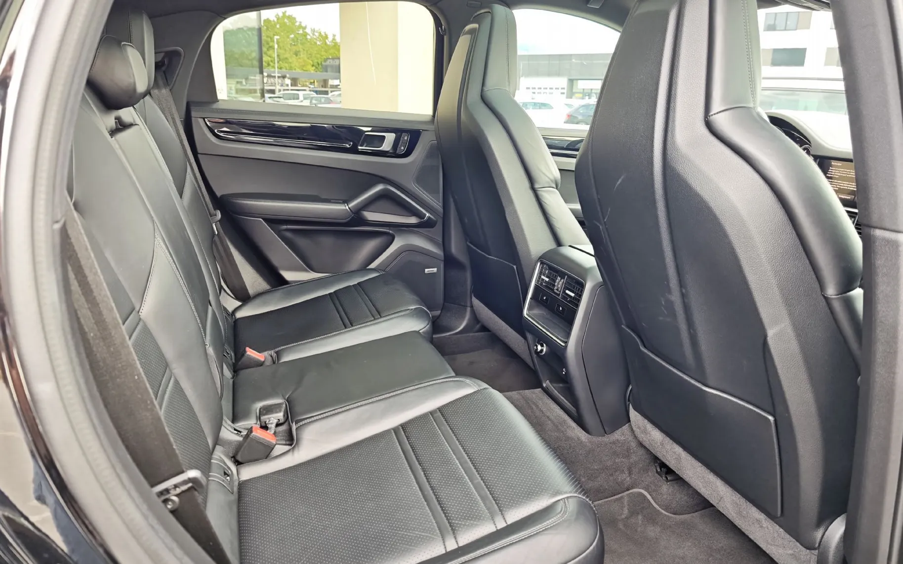 Zunanja slika - Porsche Cayenne - Coupe 3.0 V6 BOSE HEAD UP NIGHT PAKET KAM PANO 21COL - 10