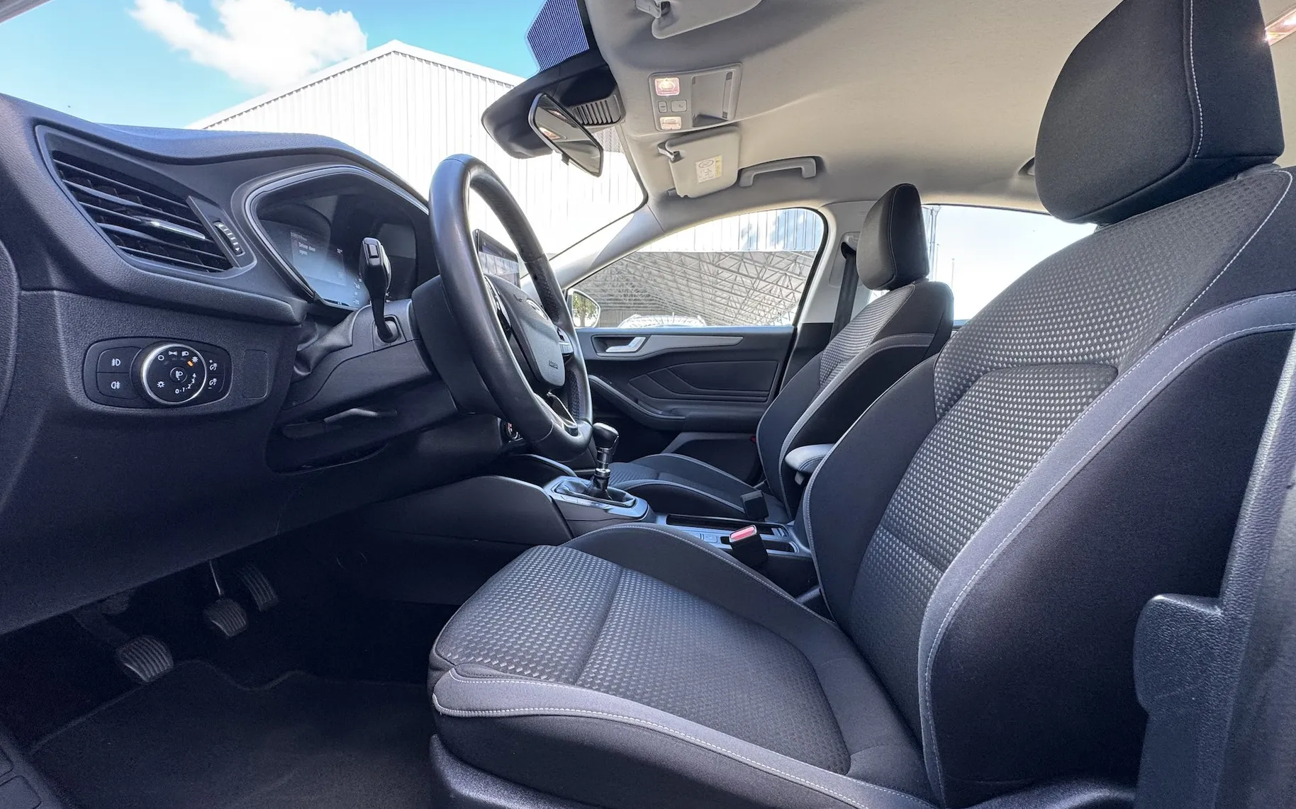 Zunanja slika - Ford Focus - 1.0 ECOBOOST 125KM CONNECTED FULL LED ZIMSKI PAKET - 8