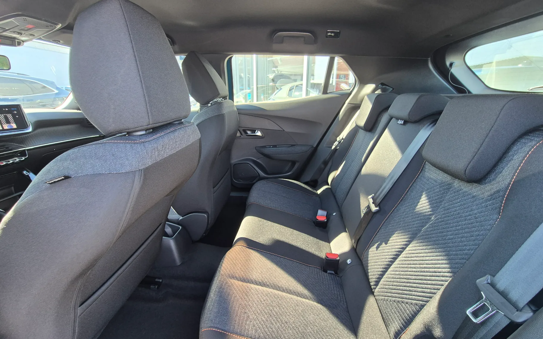 Zunanja slika - Peugeot 2008 - Style HIBRID 110 - NA ZALOGI - 6