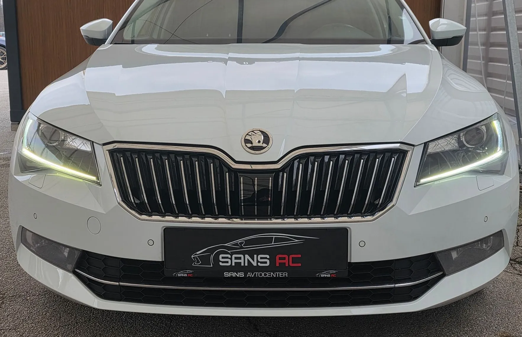 Zunanja slika - Škoda Superb - 2.0 TDI 4X4 -WEBASTO - RADAR - KAMERA - EL.KLJUKA - 2