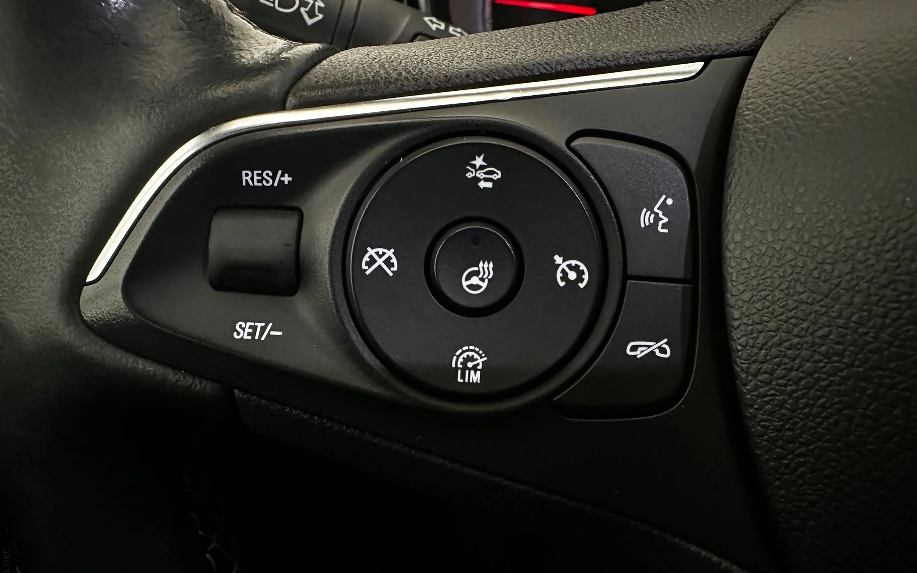 Notranja slika - Opel Insignia - 2.0 CDTI-AVT.-SLO-LED-NAVI-HEAD UP-18COL-NA OBROKE - 7